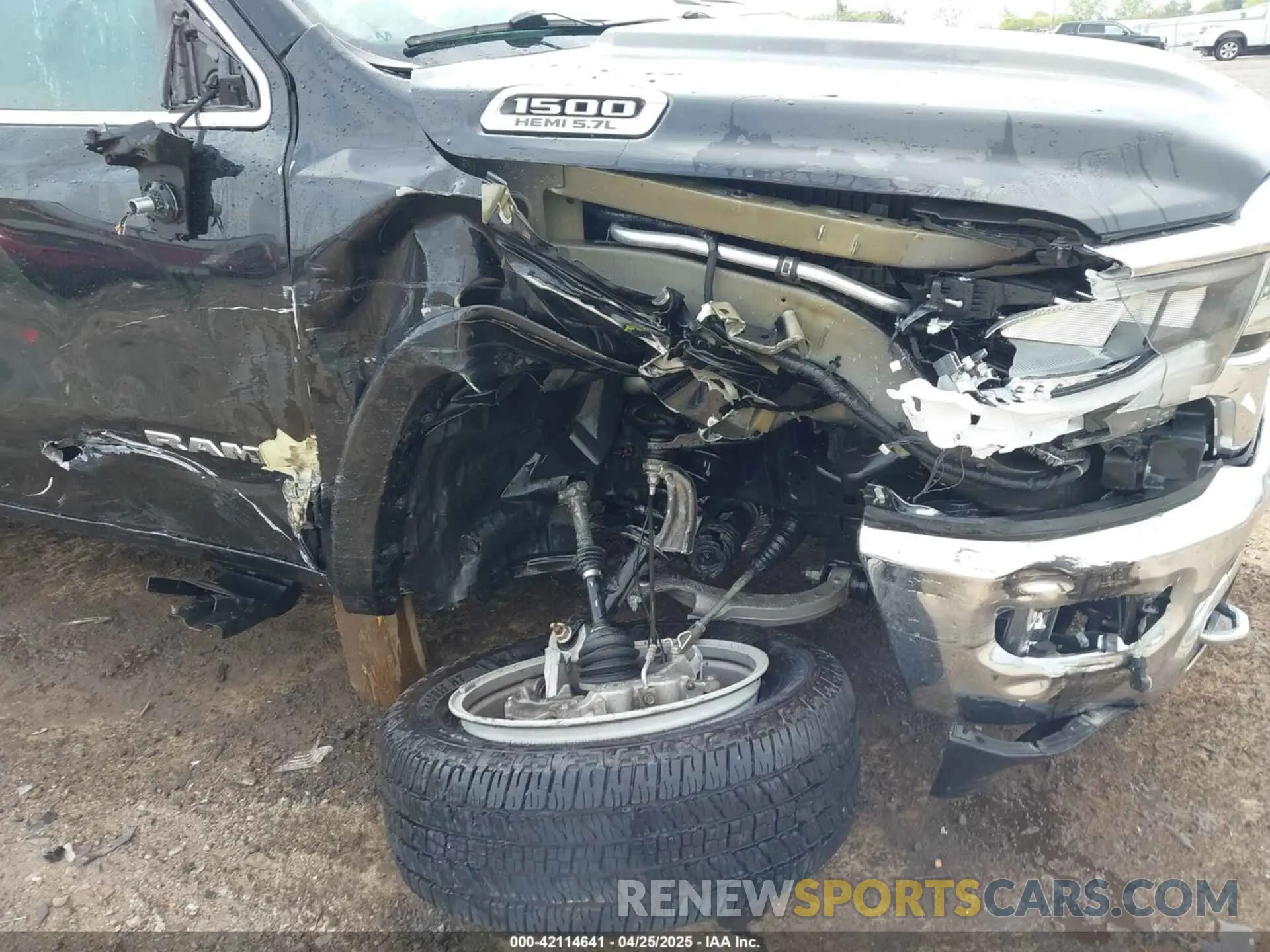 6 Photograph of a damaged car 1C6SRFJT2LN356801 RAM 1500 2020