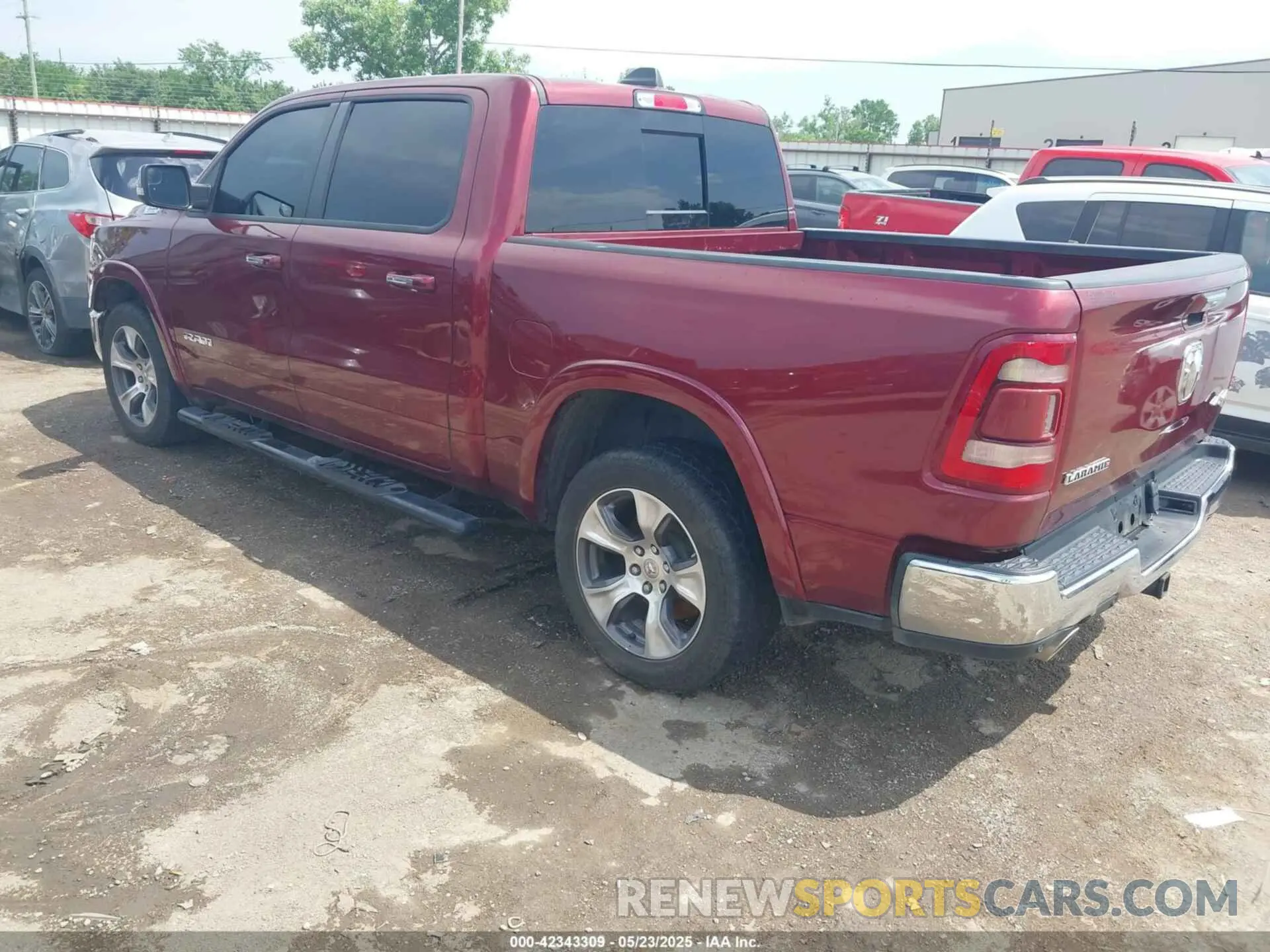 3 Photograph of a damaged car 1C6SRFJT2LN410968 RAM 1500 2020