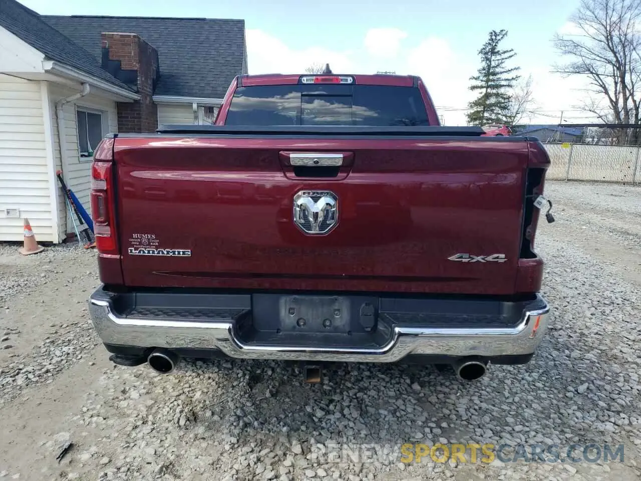 6 Photograph of a damaged car 1C6SRFJT6LN126999 RAM 1500 2020