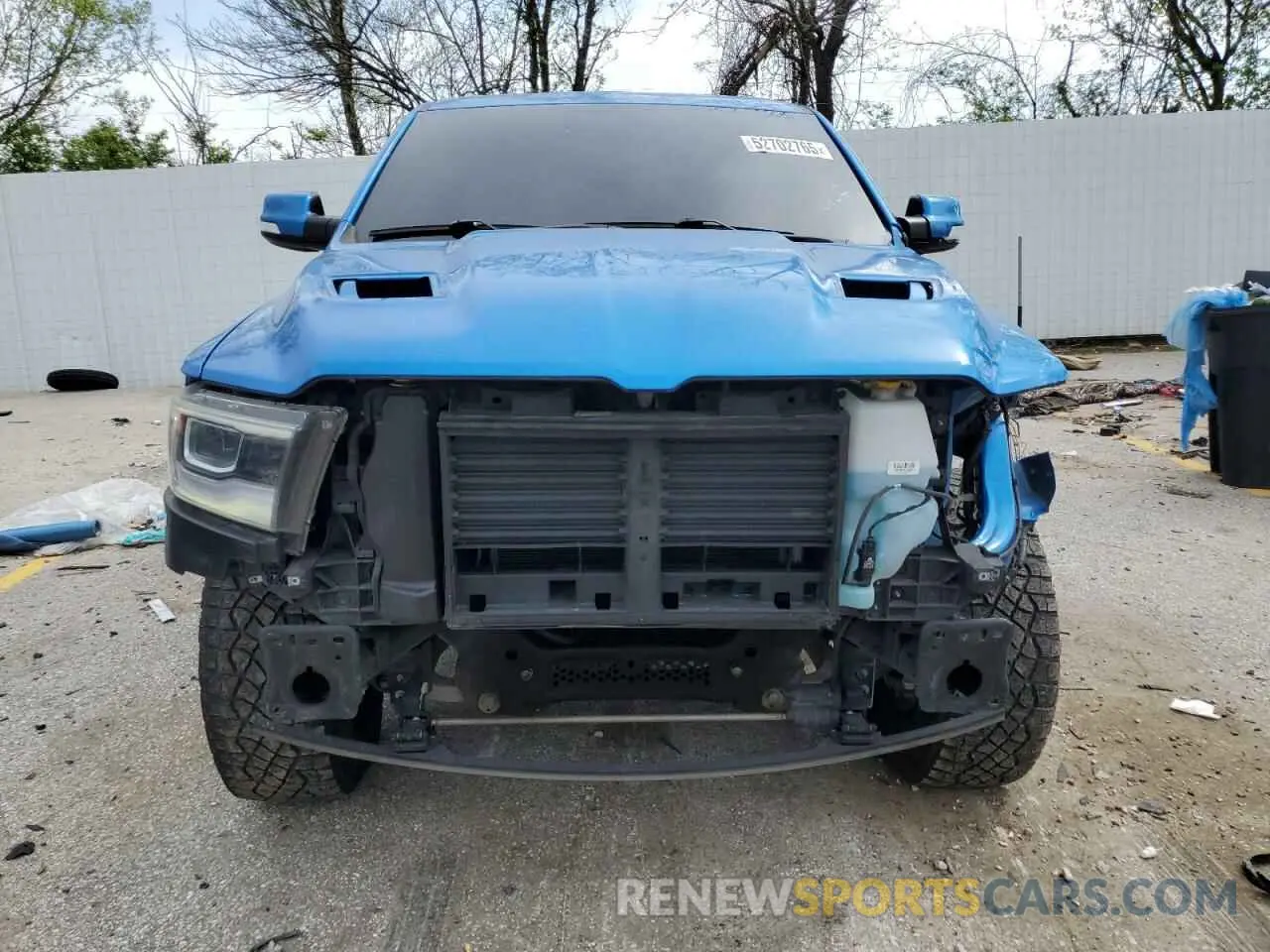 5 Photograph of a damaged car 1C6SRFJT6LN376582 RAM 1500 2020