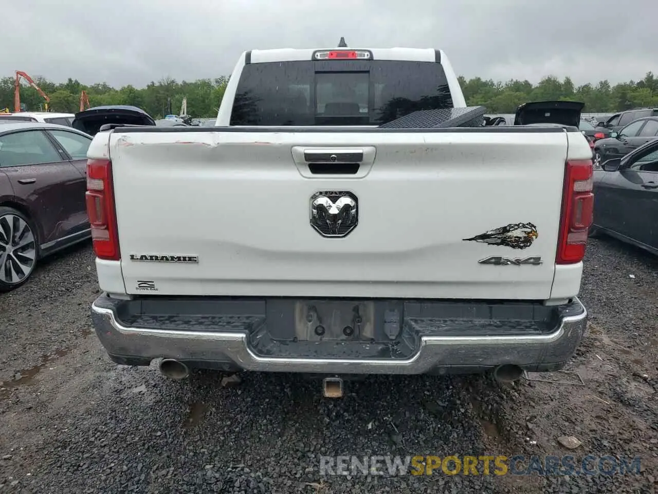 6 Photograph of a damaged car 1C6SRFJT7LN242700 RAM 1500 2020