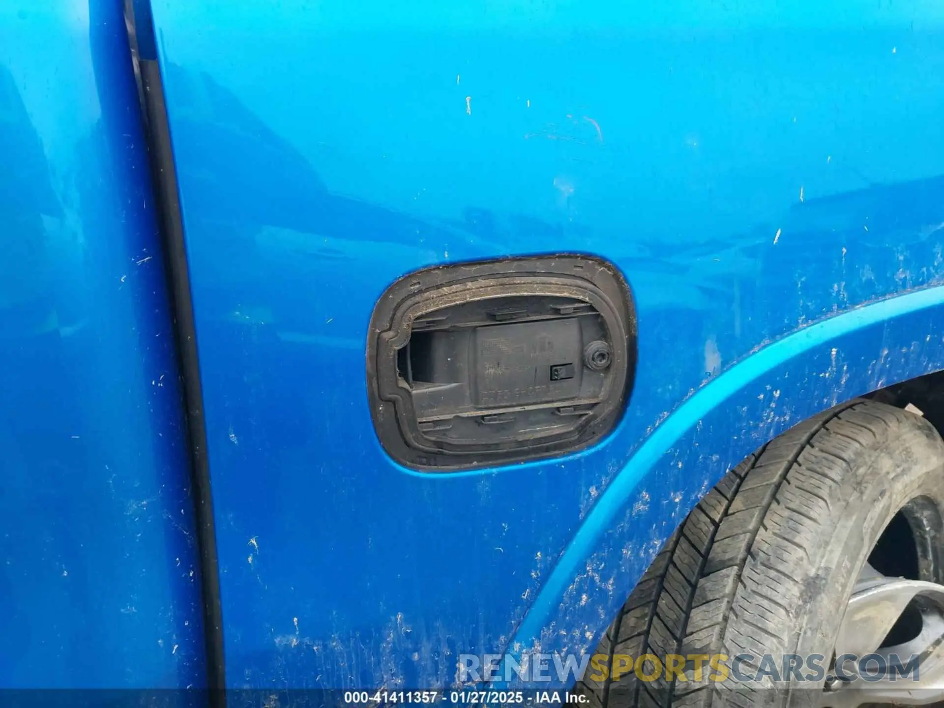 19 Photograph of a damaged car 1C6SRFJT7LN390801 RAM 1500 2020