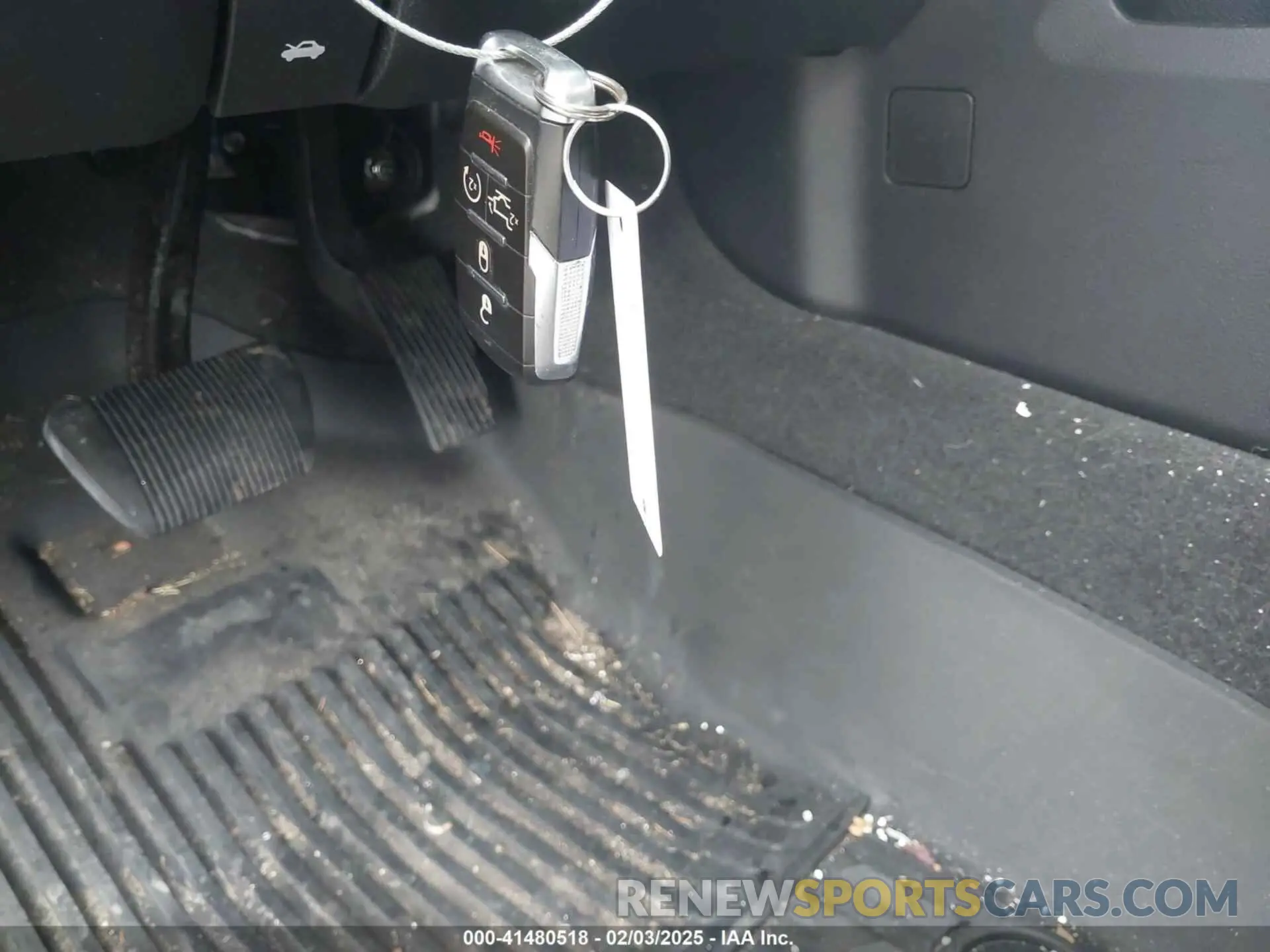 11 Фотография поврежденного автомобиля 1C6SRFJT9LN403497 RAM 1500 2020