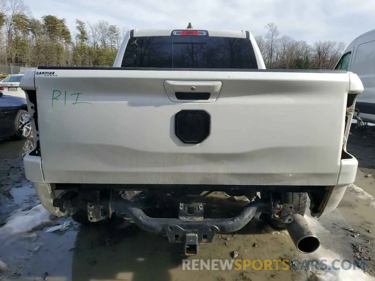 6 Photograph of a damaged car 1C6SRFJT9LN404455 RAM 1500 2020