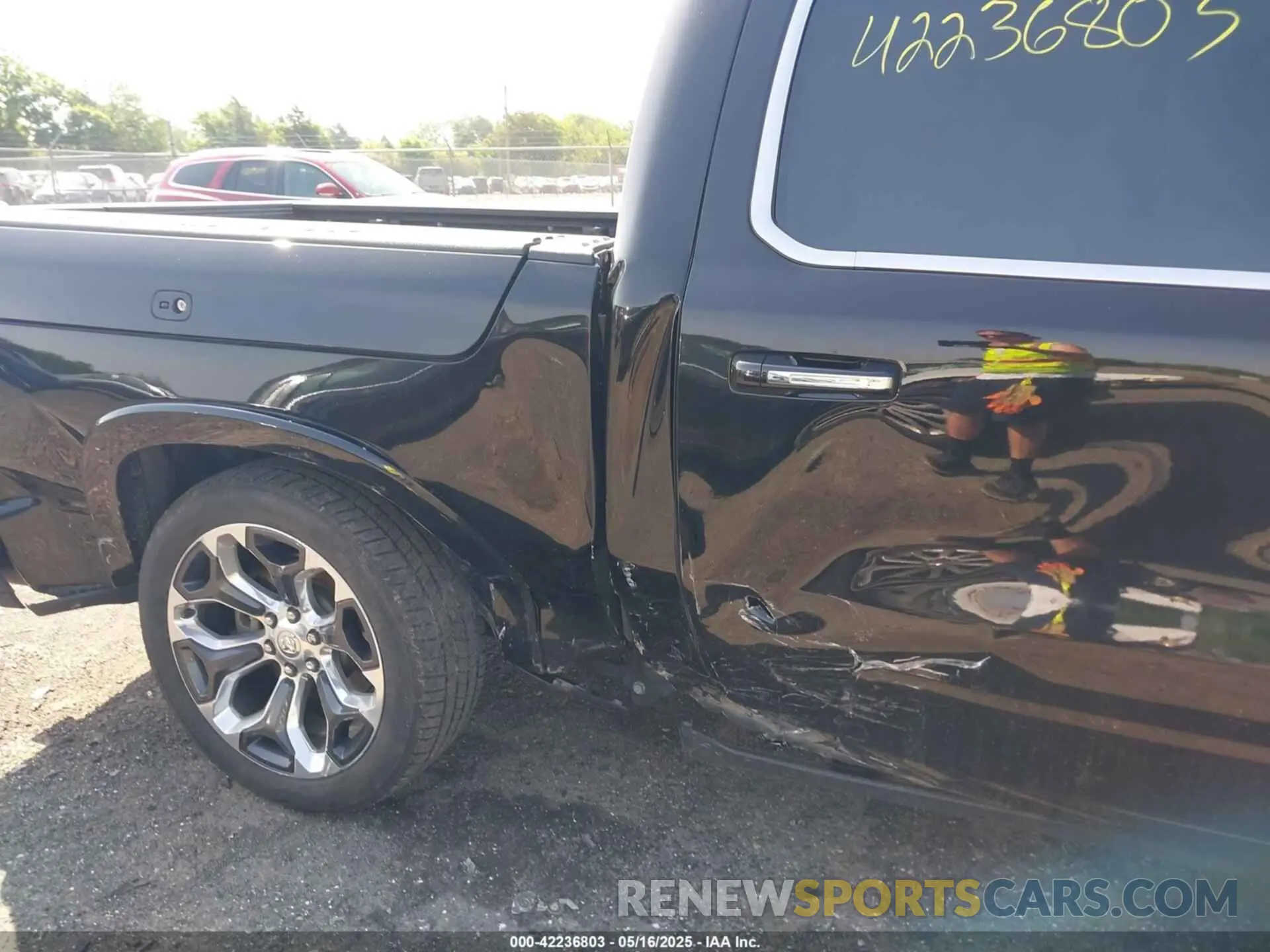 6 Photograph of a damaged car 1C6SRFKT5LN117418 RAM 1500 2020