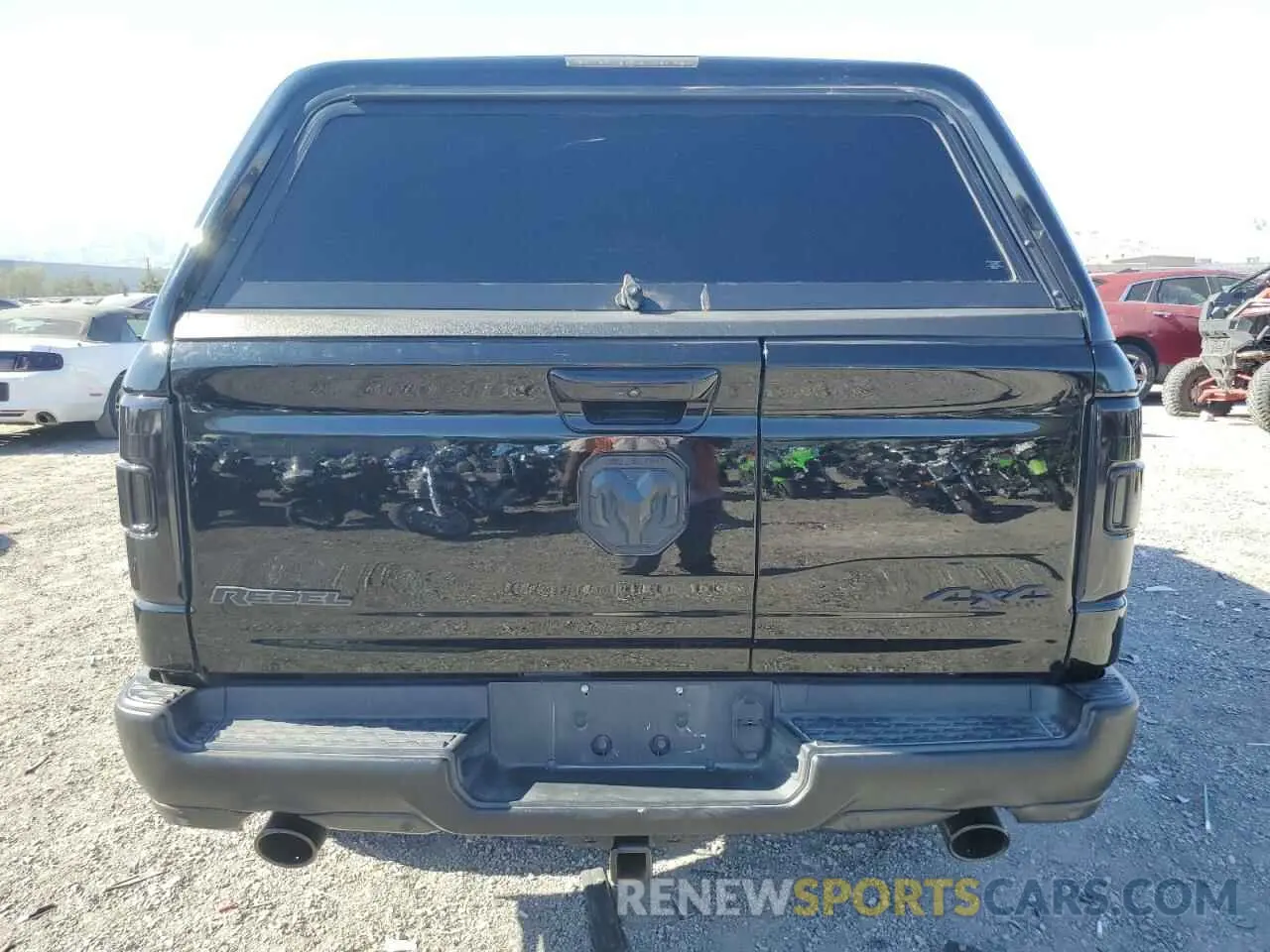 6 Photograph of a damaged car 1C6SRFLM6LN286161 RAM 1500 2020