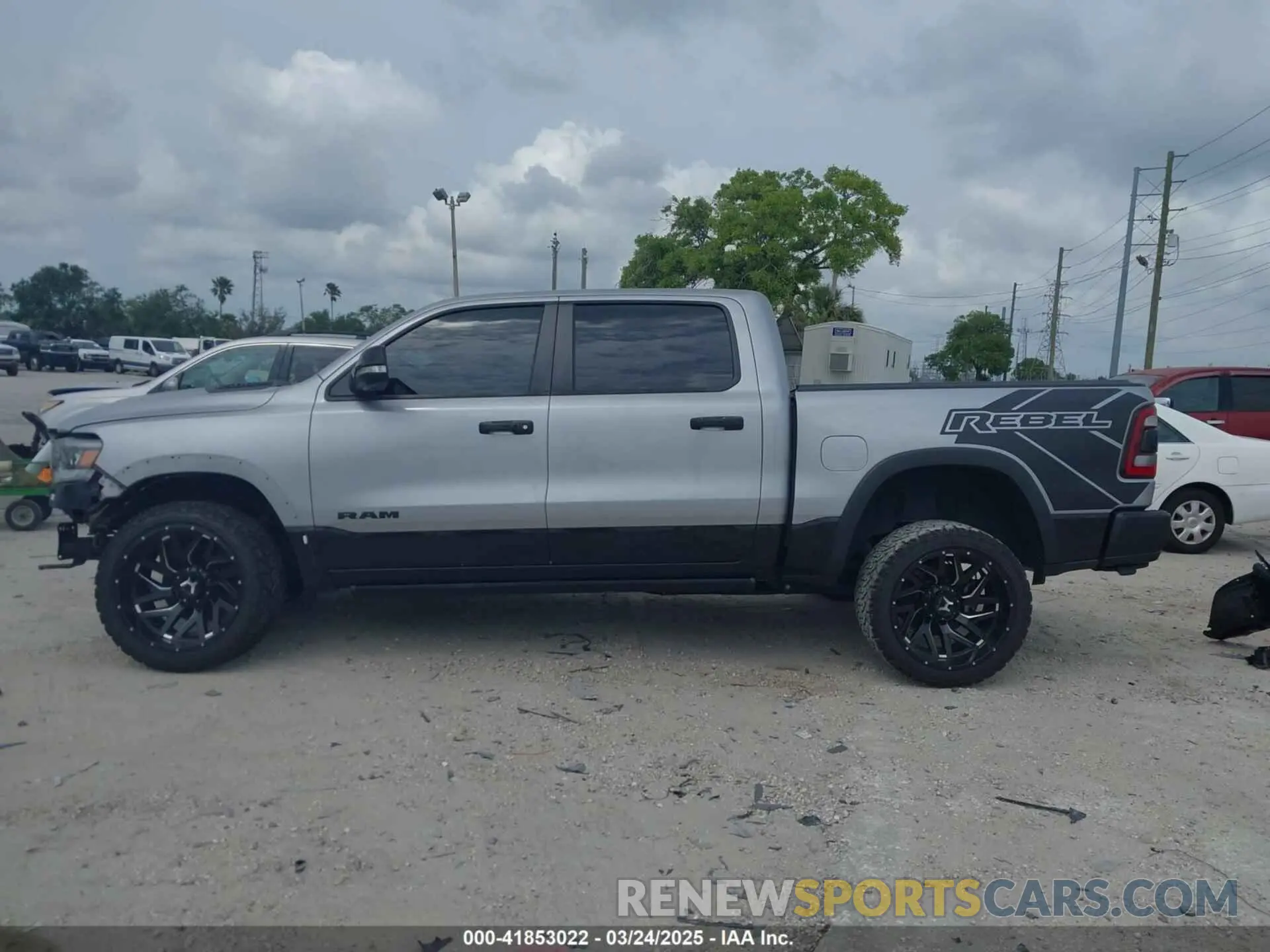 15 Фотография поврежденного автомобиля 1C6SRFLT3LN142719 RAM 1500 2020