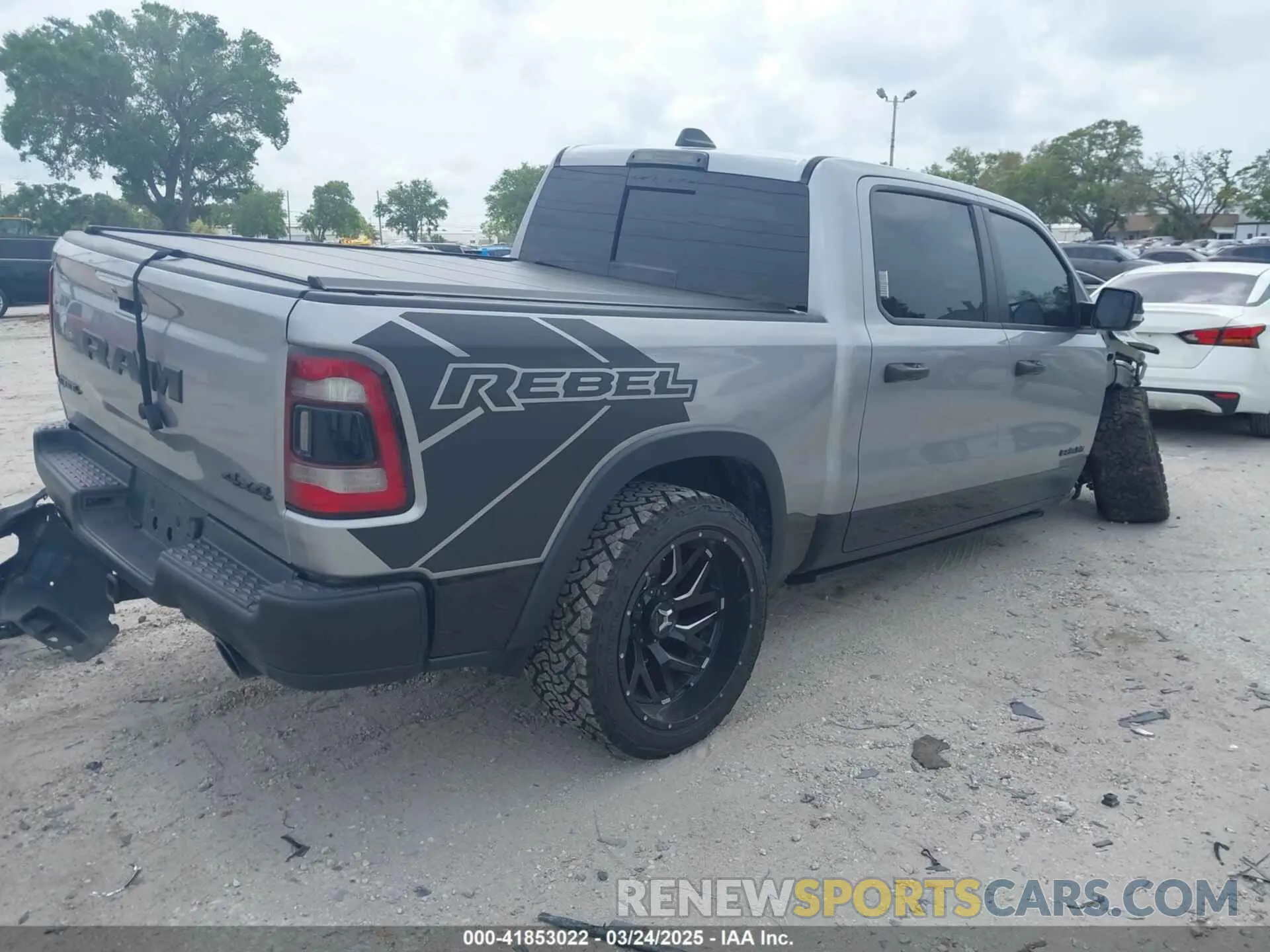 4 Фотография поврежденного автомобиля 1C6SRFLT3LN142719 RAM 1500 2020