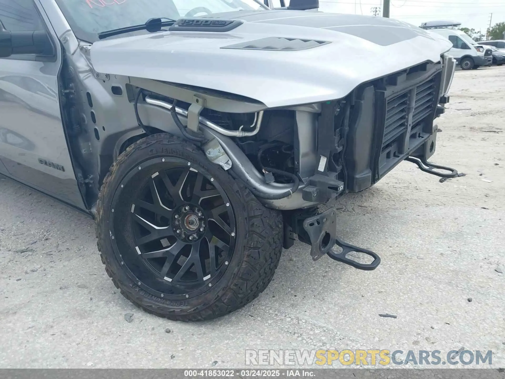 6 Фотография поврежденного автомобиля 1C6SRFLT3LN142719 RAM 1500 2020
