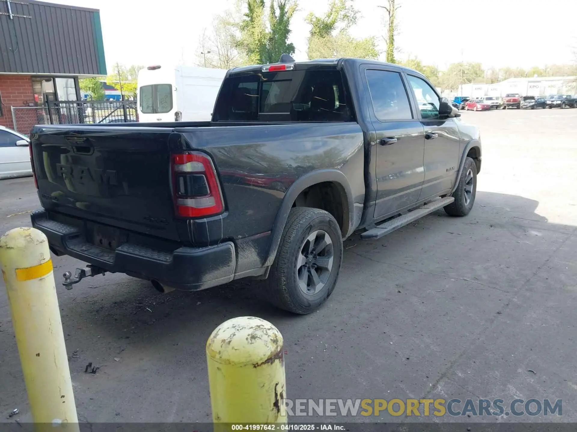 4 Фотография поврежденного автомобиля 1C6SRFLT5LN199102 RAM 1500 2020