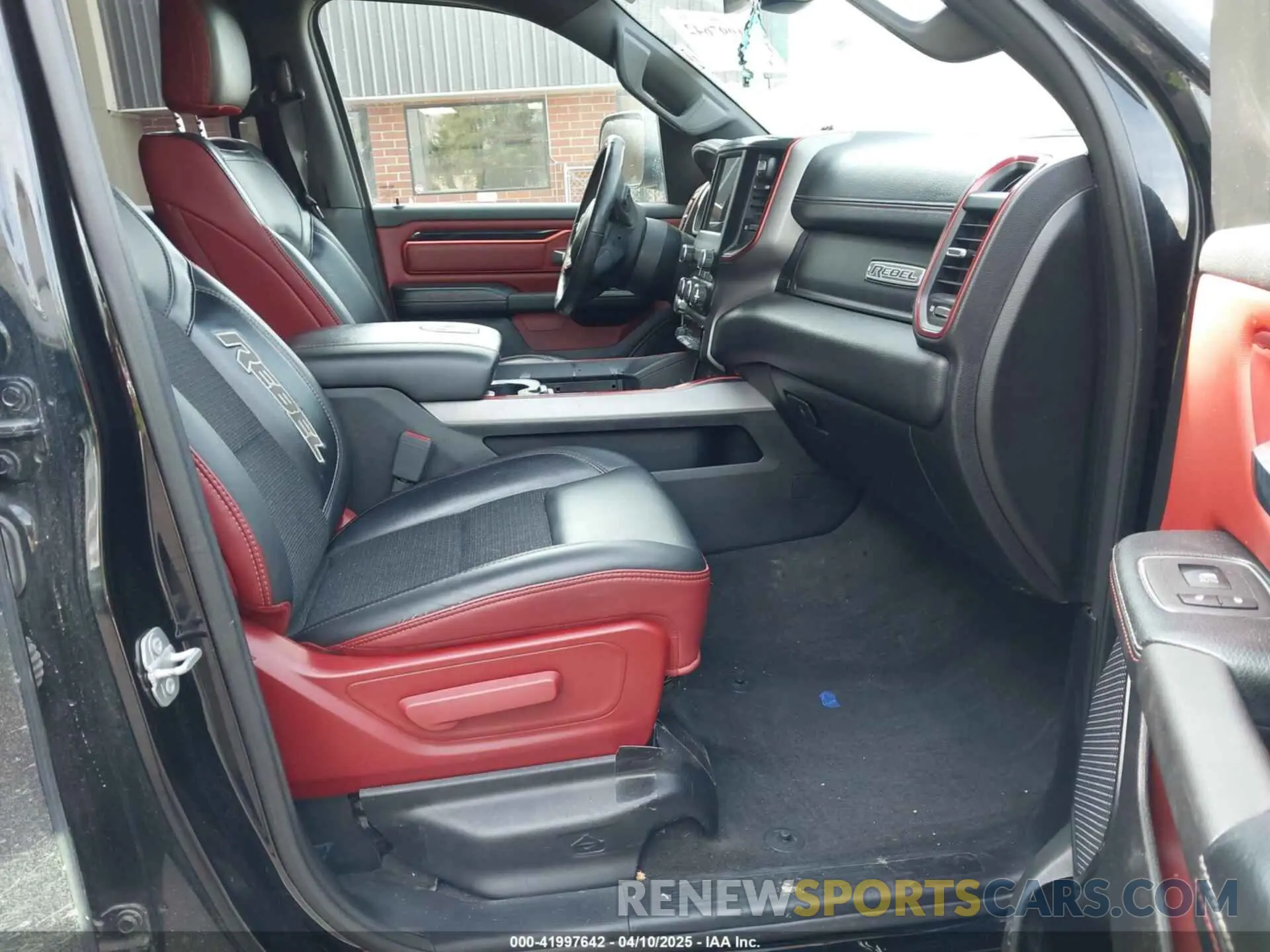 5 Фотография поврежденного автомобиля 1C6SRFLT5LN199102 RAM 1500 2020