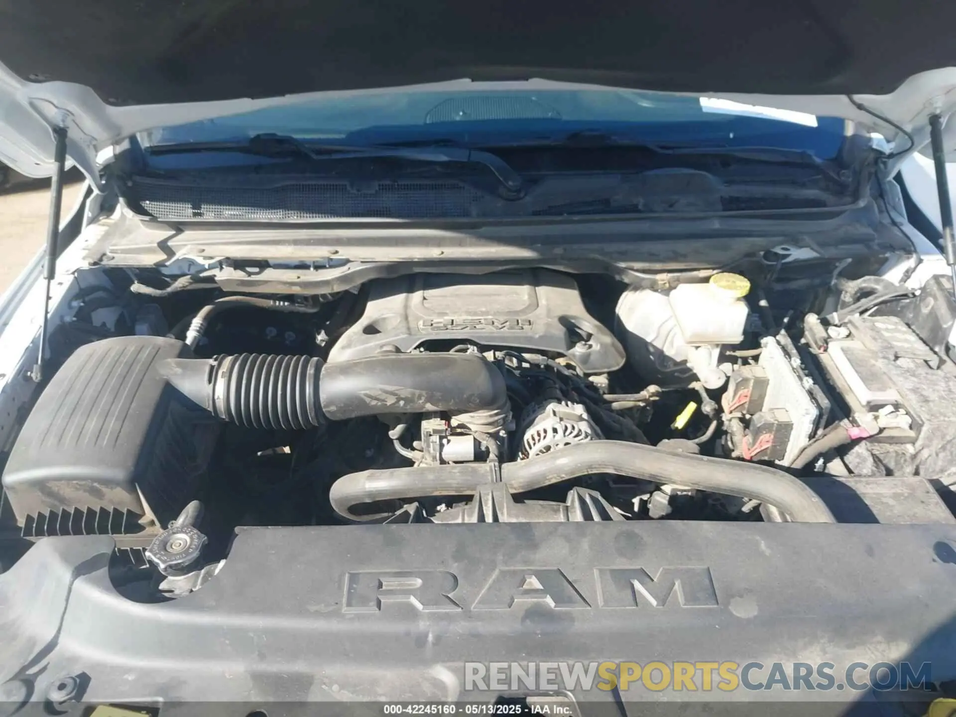 10 Photograph of a damaged car 1C6SRFLT8LN332550 RAM 1500 2020