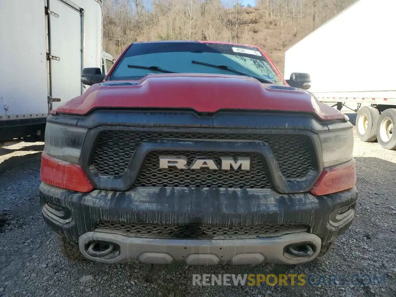 5 Photograph of a damaged car 1C6SRFLT8LN422071 RAM 1500 2020