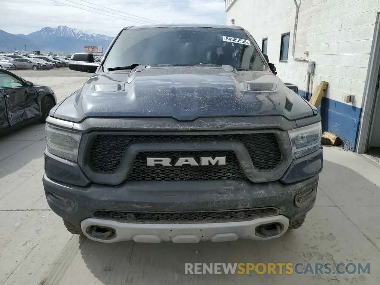 5 Photograph of a damaged car 1C6SRFLTXLN118580 RAM 1500 2020