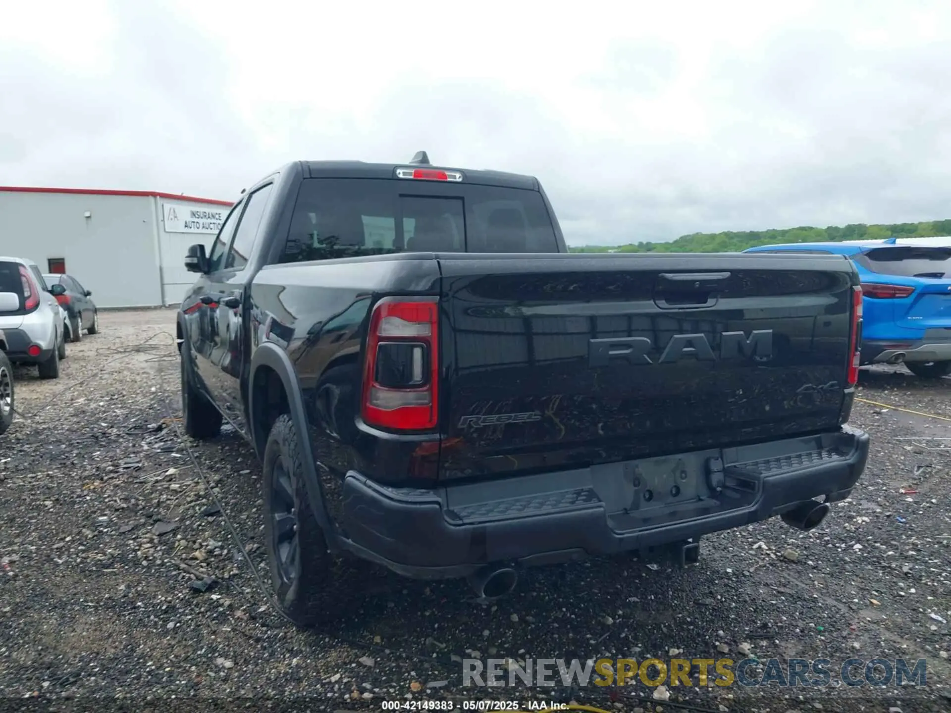 3 Photograph of a damaged car 1C6SRFLTXLN299096 RAM 1500 2020