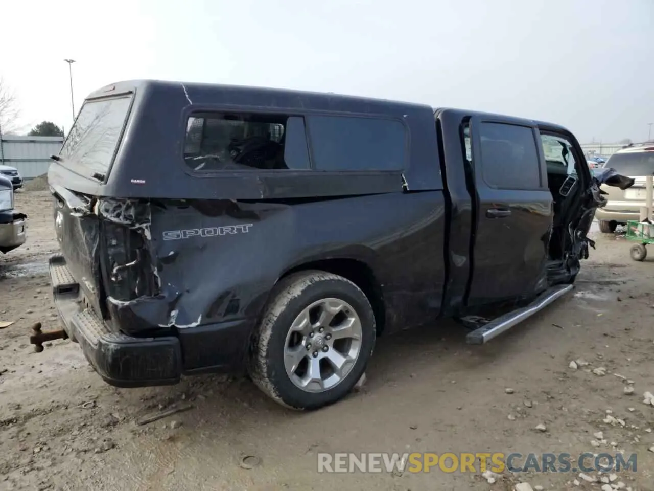 3 Фотография поврежденного автомобиля 1C6SRFMT3LN175492 RAM 1500 2020