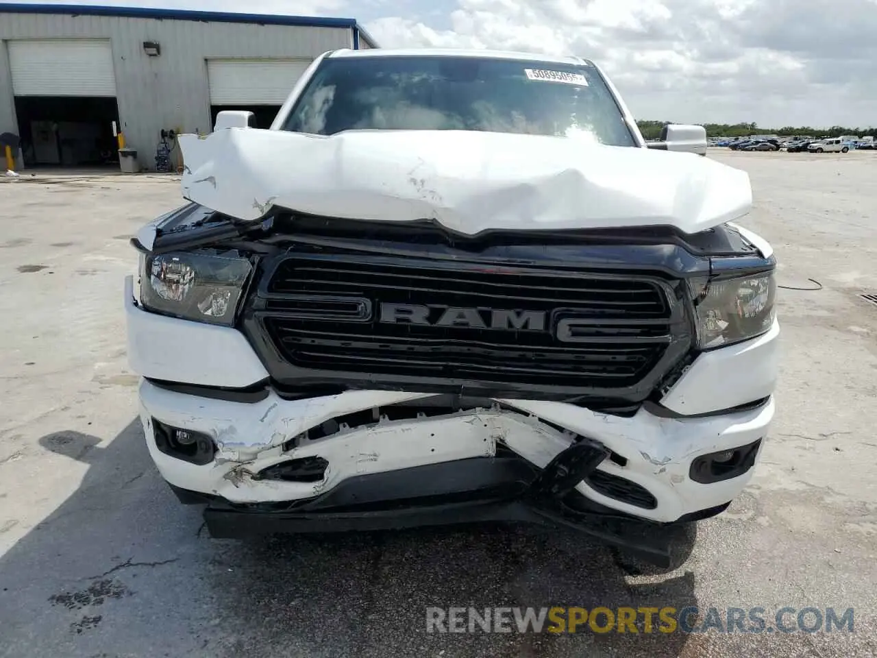 5 Photograph of a damaged car 1C6SRFMT8LN182860 RAM 1500 2020