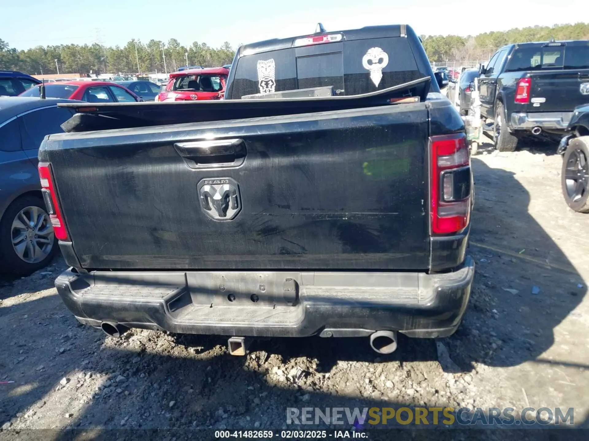 17 Photograph of a damaged car 1C6SRFPT2LN418589 RAM 1500 2020