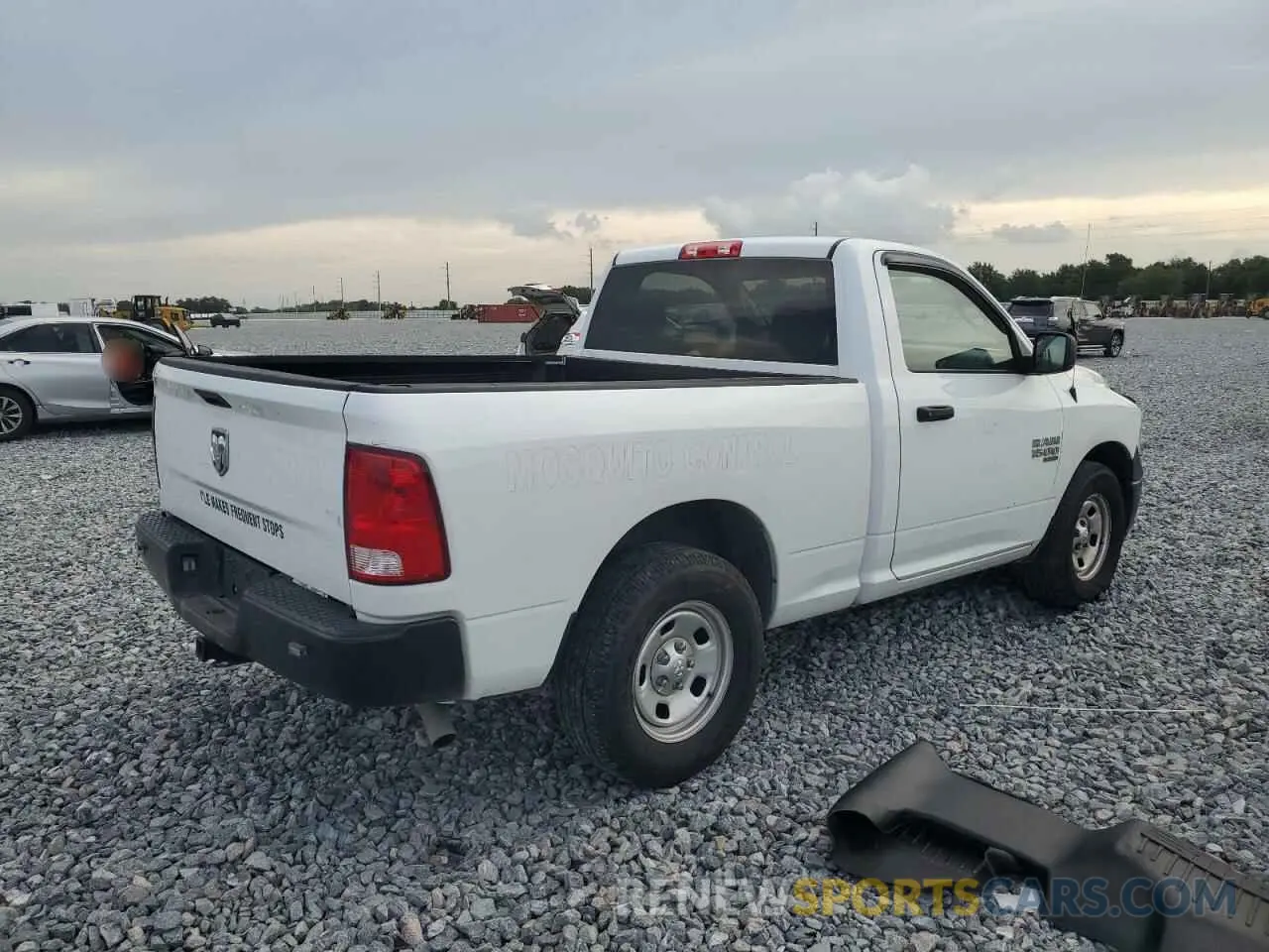 3 Фотография поврежденного автомобиля 3C6JR6AG8LG210913 RAM 1500 2020