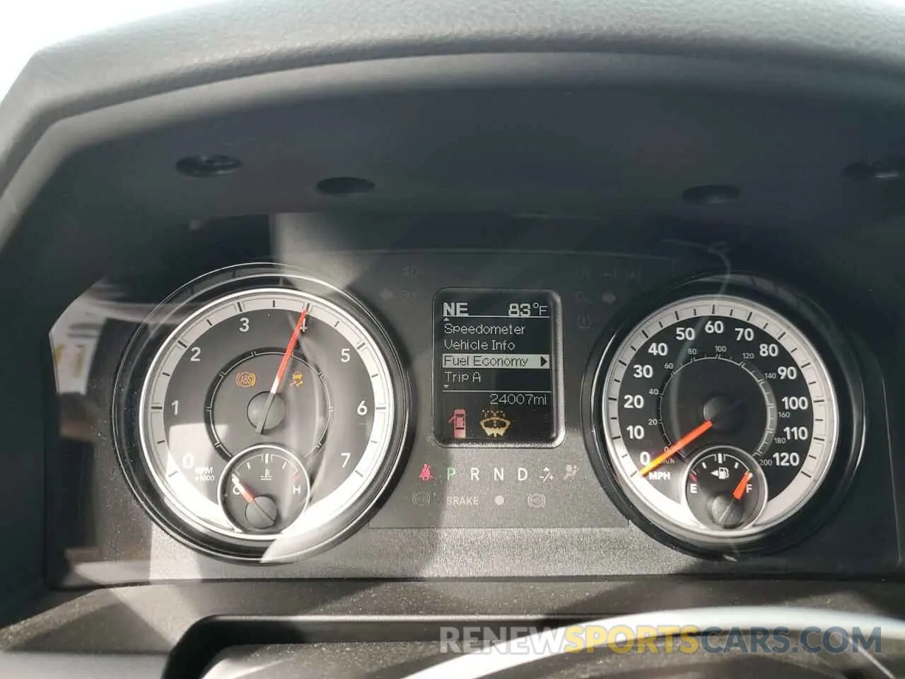 9 Фотография поврежденного автомобиля 3C6JR6AT2LG232080 RAM 1500 2020