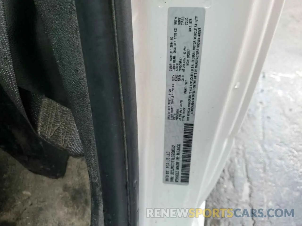 12 Фотография поврежденного автомобиля 3C6JR7DT1LG260552 RAM 1500 2020