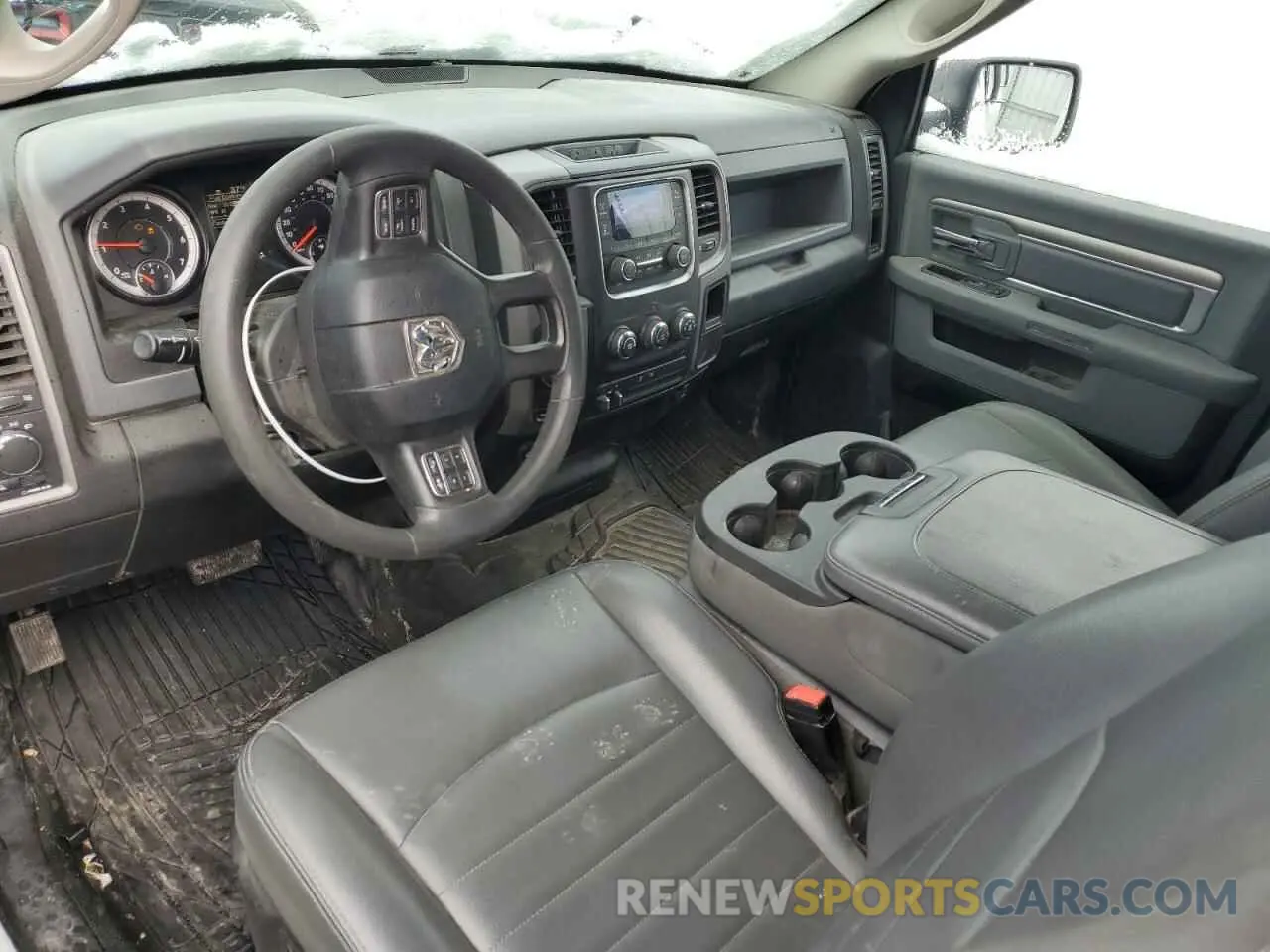 8 Фотография поврежденного автомобиля 3C6JR7DT1LG260552 RAM 1500 2020