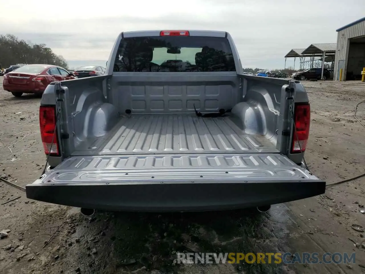 6 Фотография поврежденного автомобиля 3C6RR7KT4LG290716 RAM 1500 2020