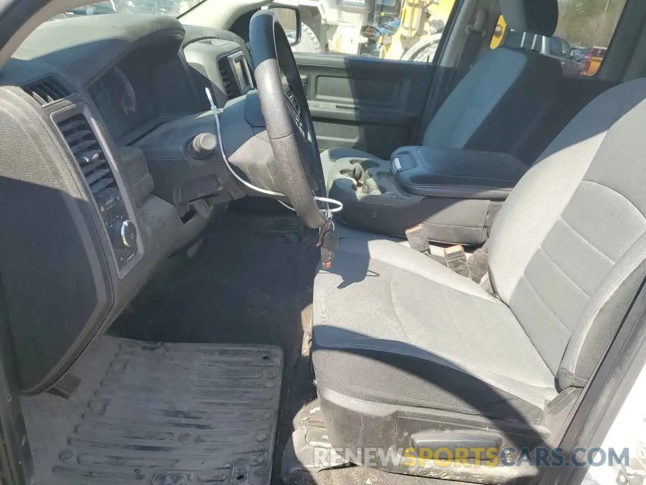7 Photograph of a damaged car 1C6RR7FT7MS504490 RAM 1500 2021