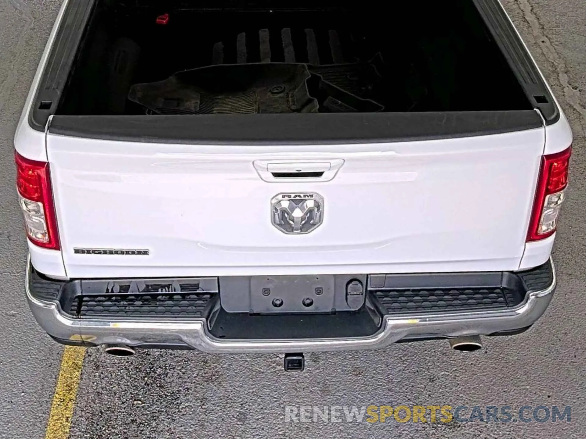 17 Photograph of a damaged car 1C6RREBT0MN533287 RAM 1500 2021