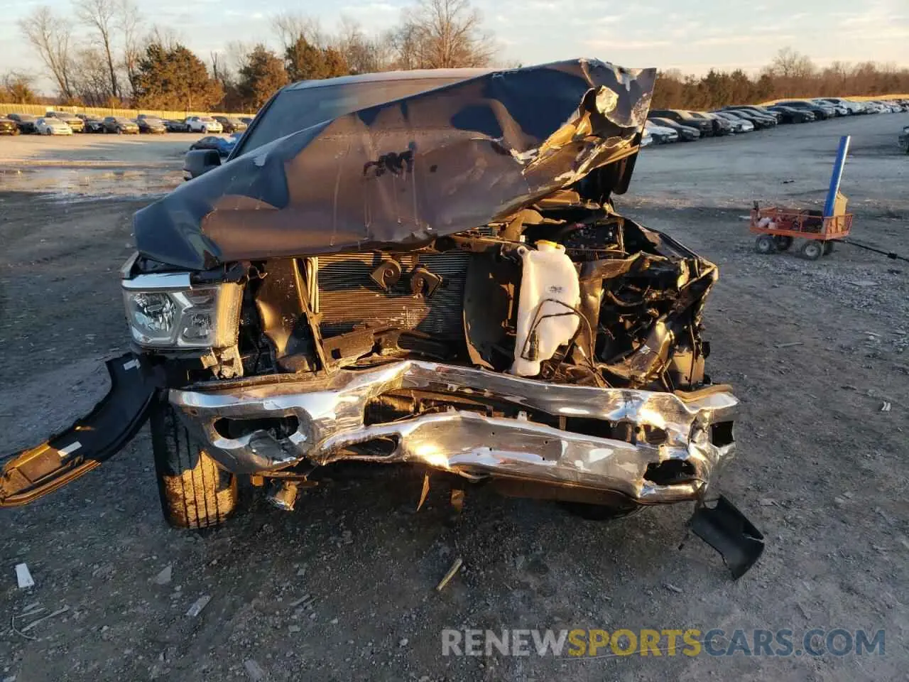 5 Photograph of a damaged car 1C6RREBT2MN802034 RAM 1500 2021
