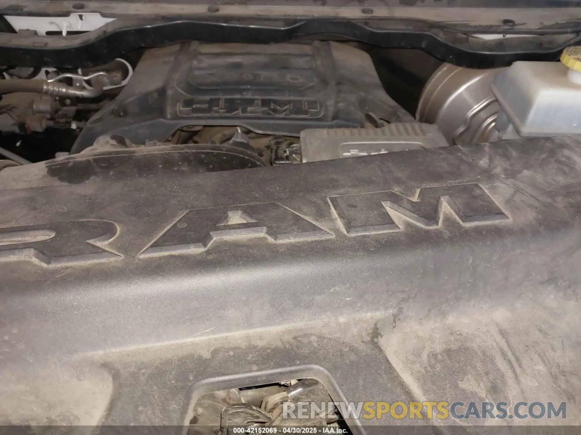 10 Photograph of a damaged car 1C6RREFT1MN646966 RAM 1500 2021