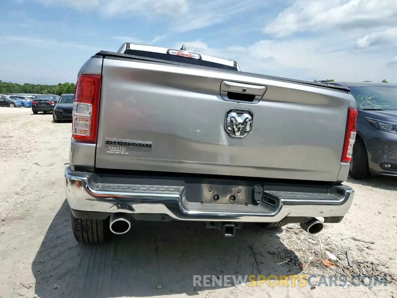 6 Photograph of a damaged car 1C6RREFT1MN660589 RAM 1500 2021