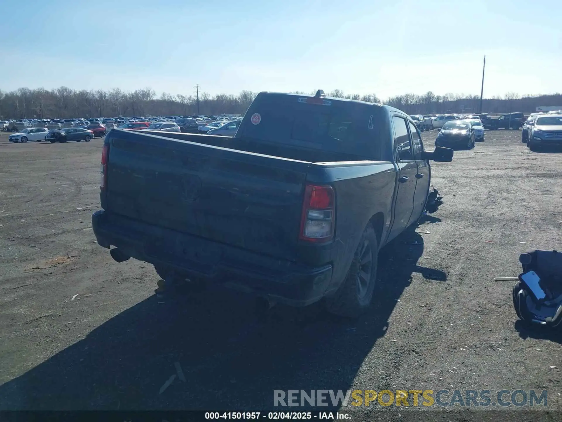 4 Photograph of a damaged car 1C6RREFT1MN690725 RAM 1500 2021