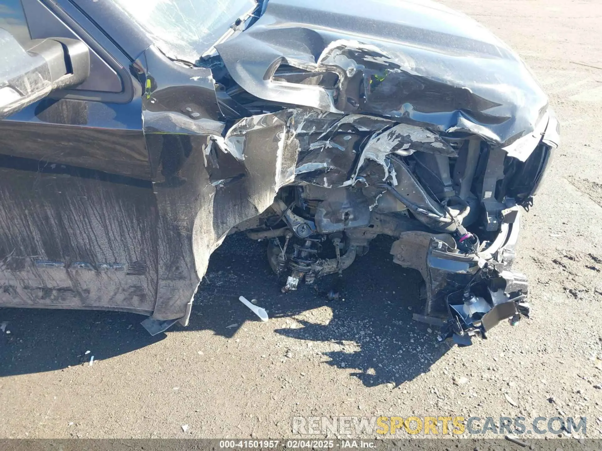 6 Photograph of a damaged car 1C6RREFT1MN690725 RAM 1500 2021
