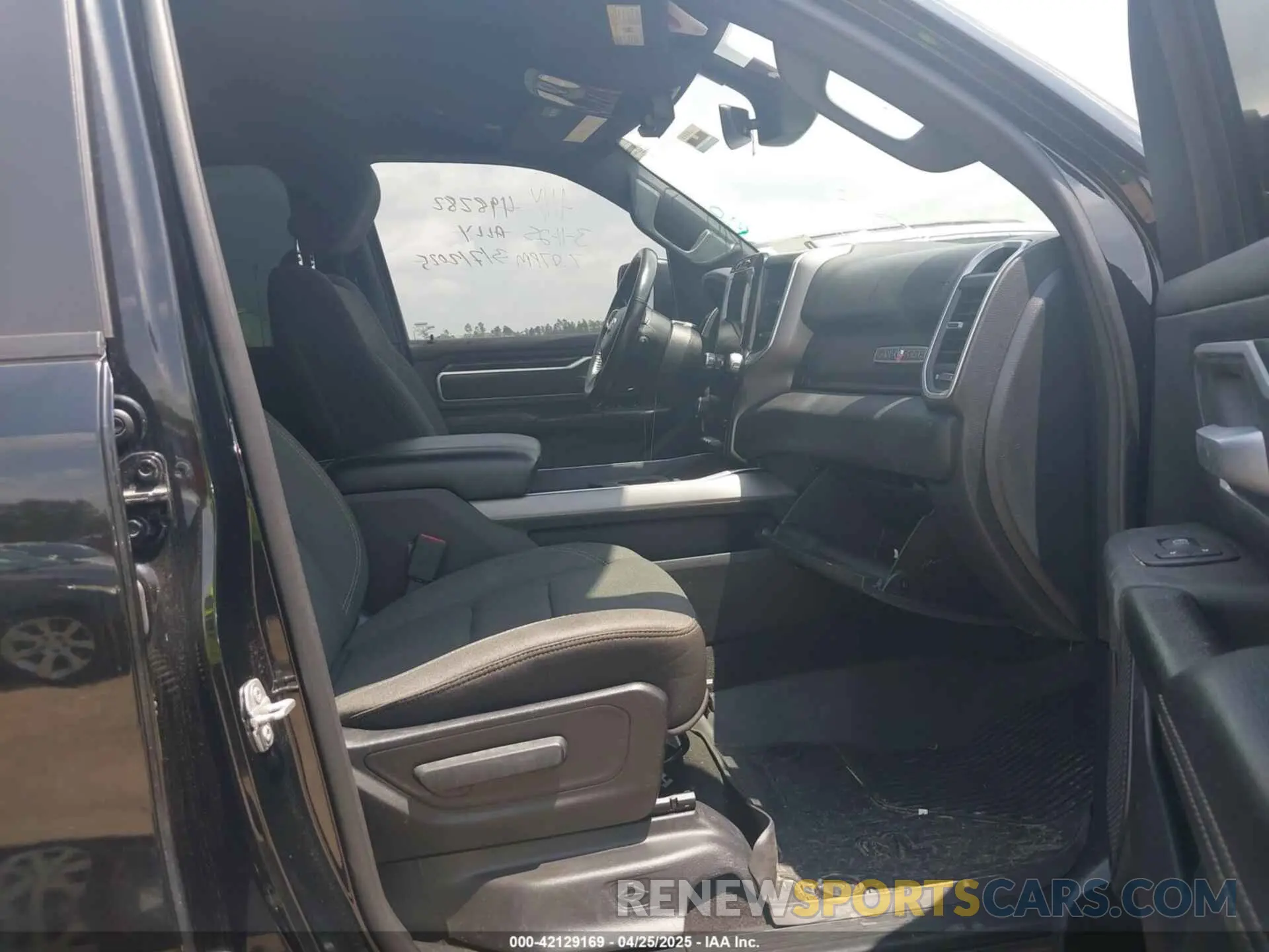 5 Photograph of a damaged car 1C6RREFT3MN647245 RAM 1500 2021