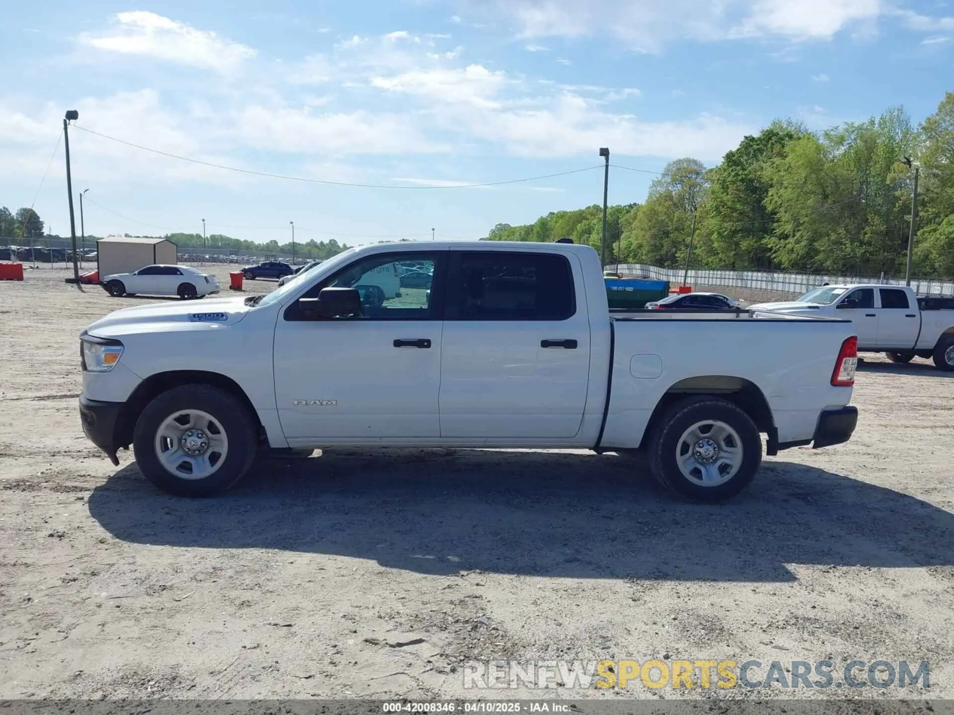 14 Photograph of a damaged car 1C6RREGG4MN690767 RAM 1500 2021