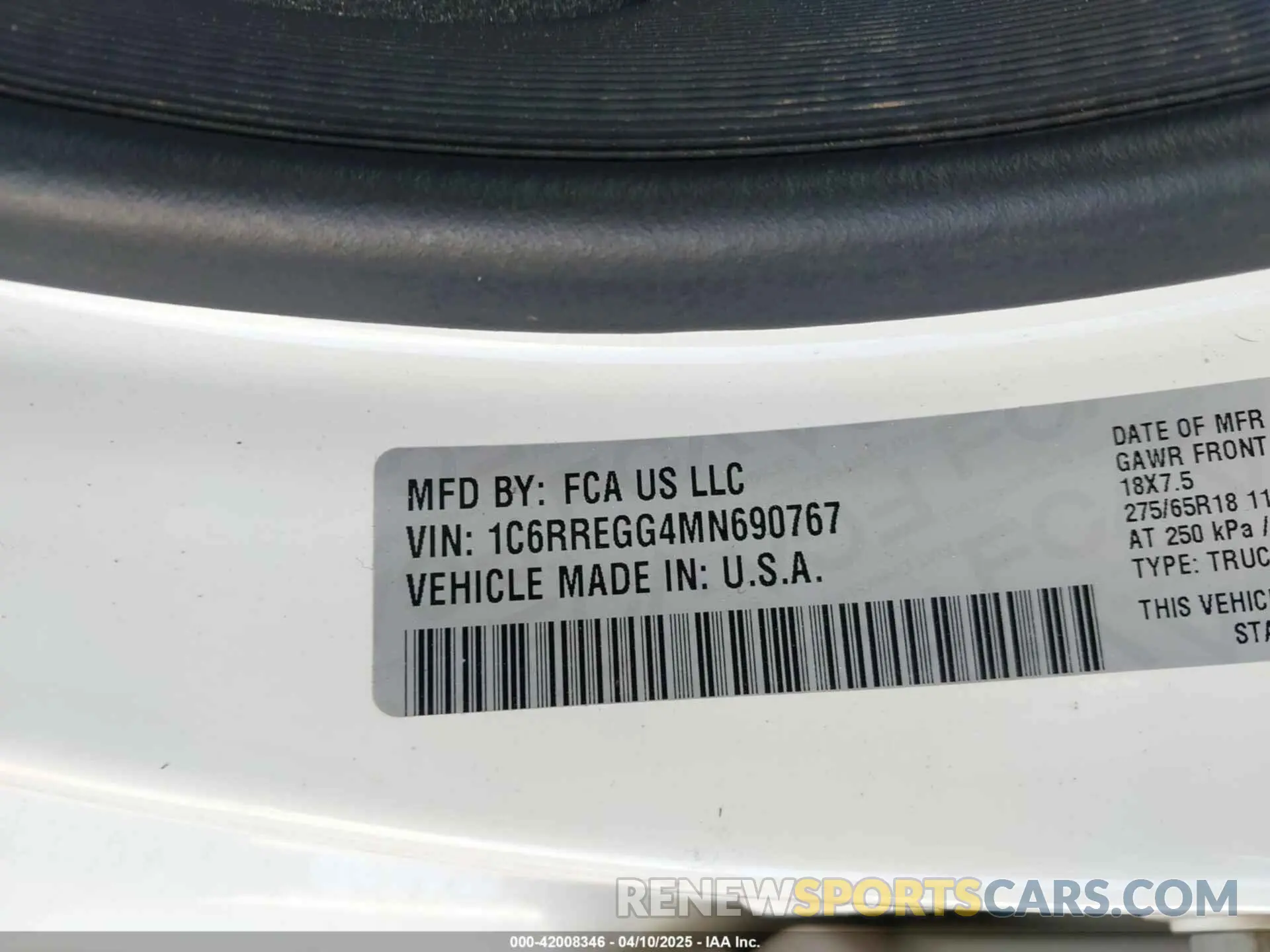 9 Photograph of a damaged car 1C6RREGG4MN690767 RAM 1500 2021