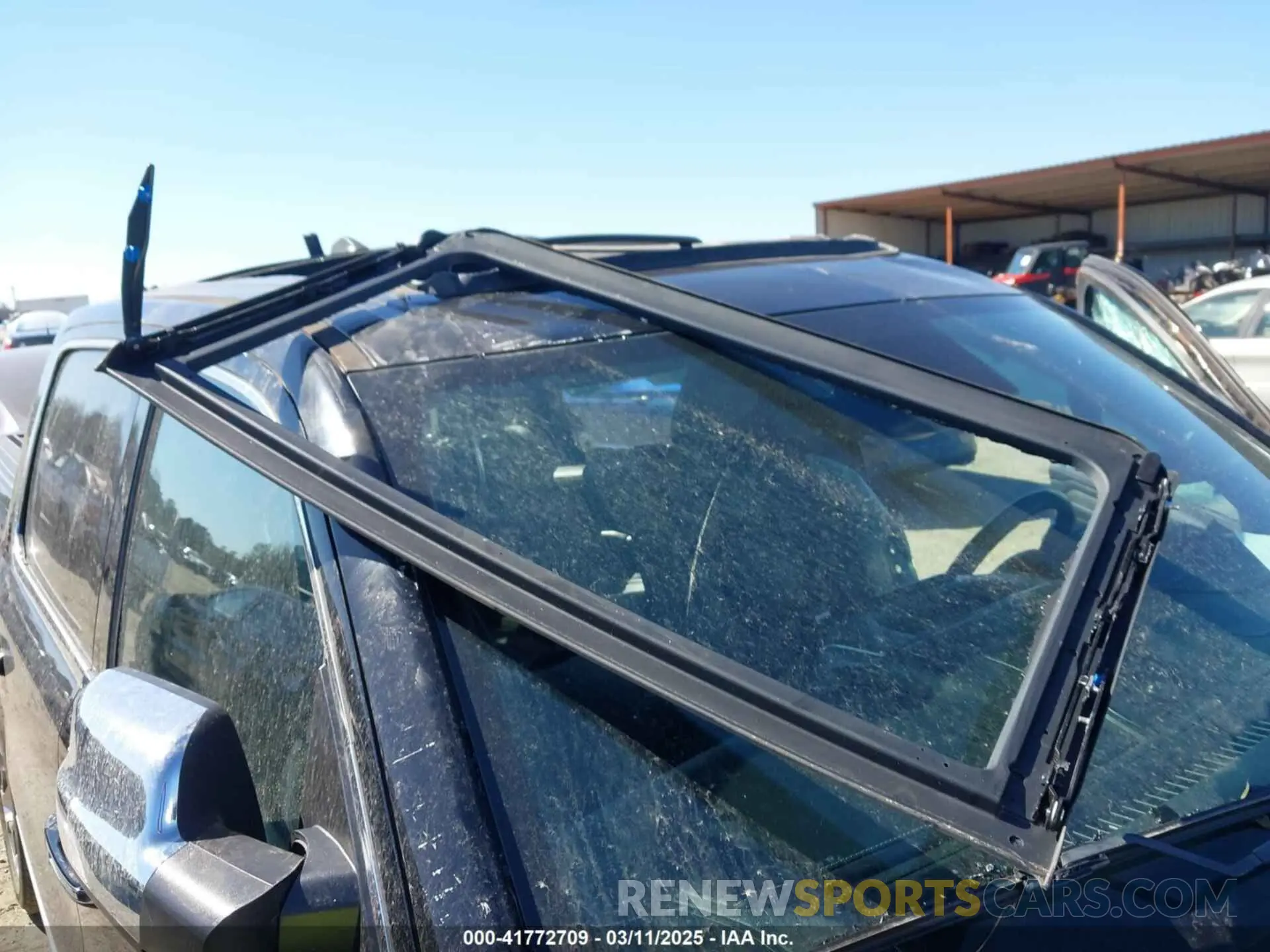 20 Photograph of a damaged car 1C6RREHT6MN501709 RAM 1500 2021