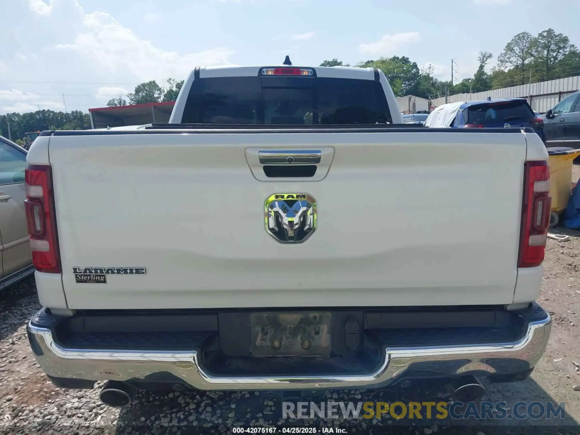 16 Photograph of a damaged car 1C6RREJT6MN628714 RAM 1500 2021