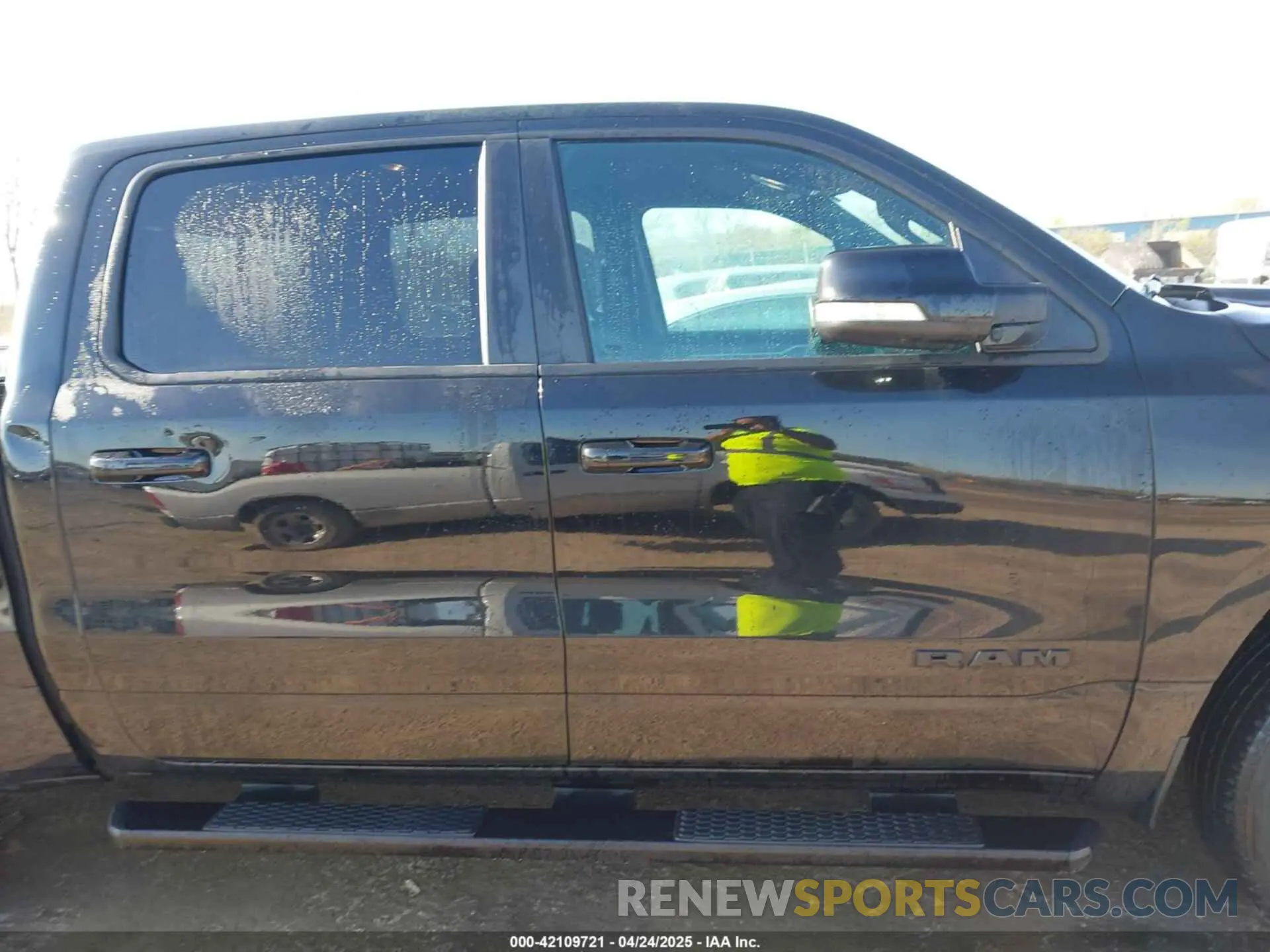 13 Photograph of a damaged car 1C6RRFFG2MN547923 RAM 1500 2021