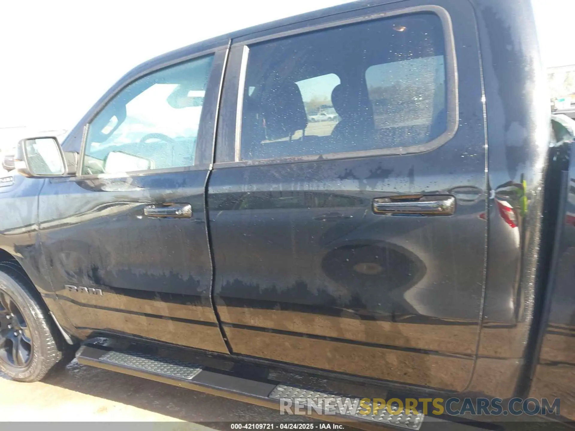 14 Photograph of a damaged car 1C6RRFFG2MN547923 RAM 1500 2021