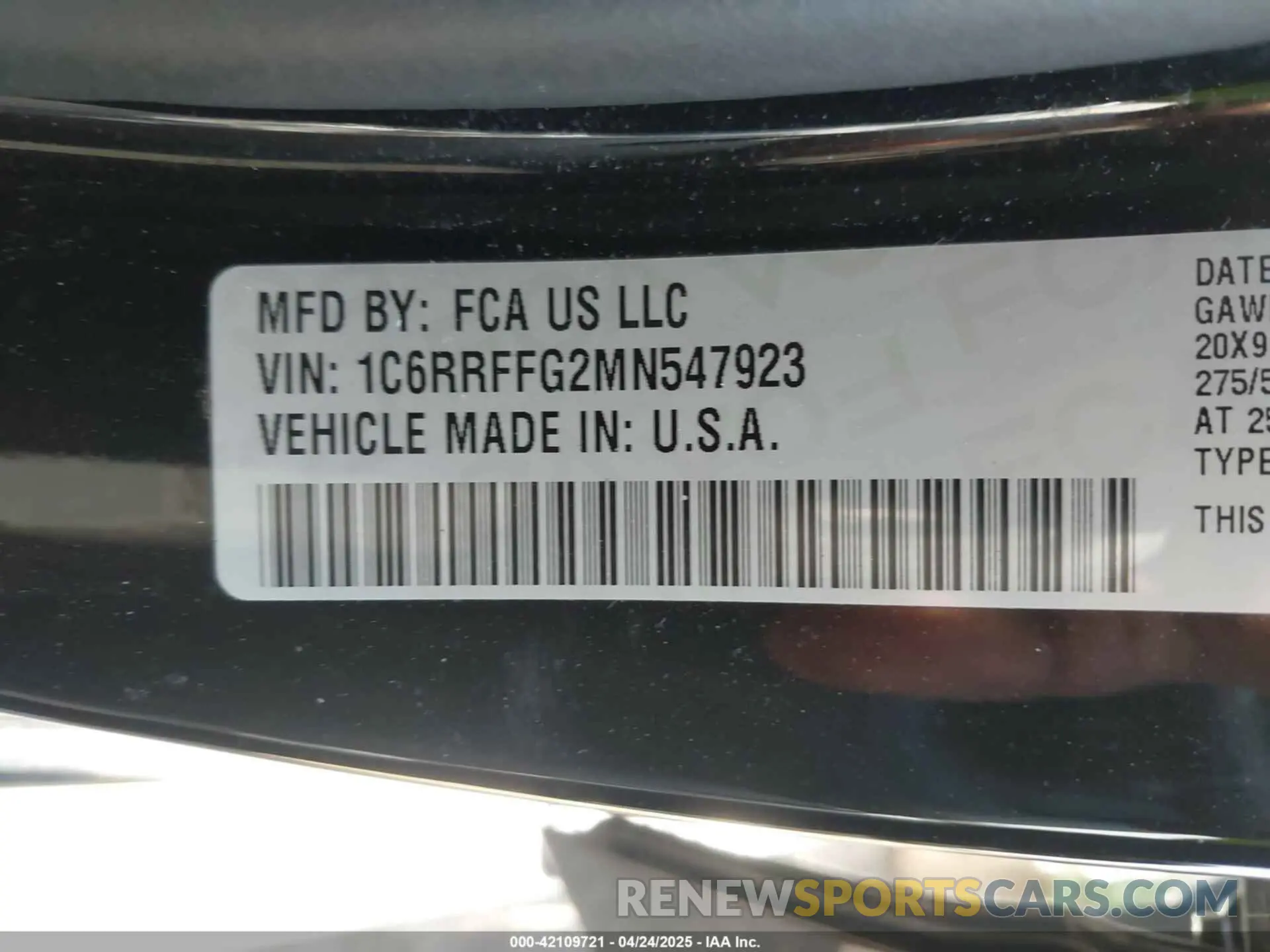9 Photograph of a damaged car 1C6RRFFG2MN547923 RAM 1500 2021