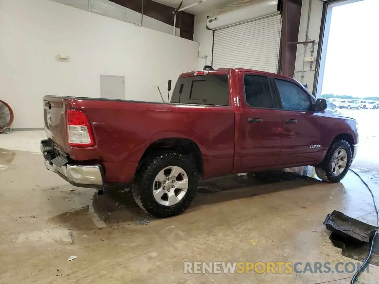 3 Photograph of a damaged car 1C6SRECG8MN543147 RAM 1500 2021