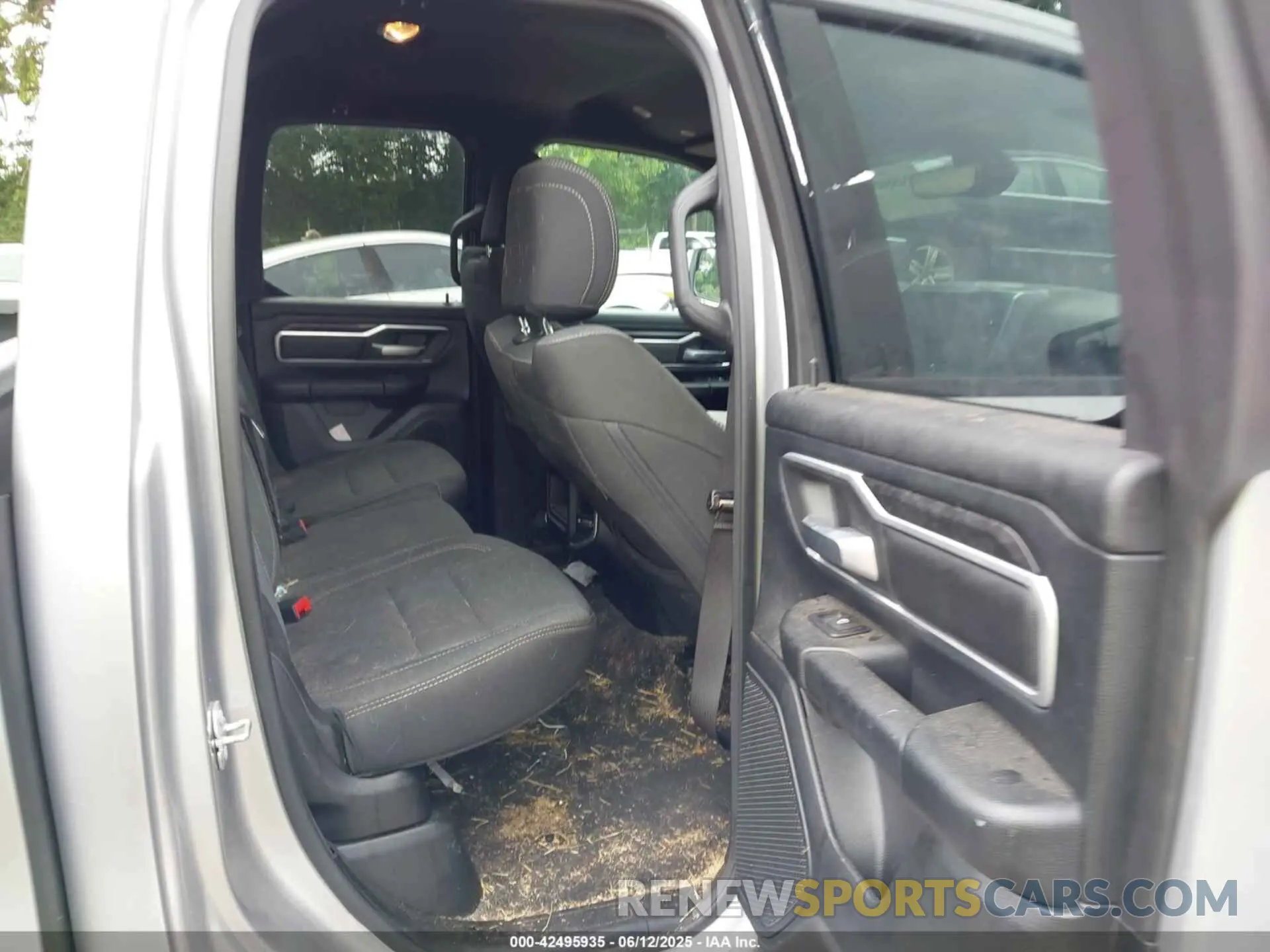 8 Photograph of a damaged car 1C6SRFBT1MN727401 RAM 1500 2021