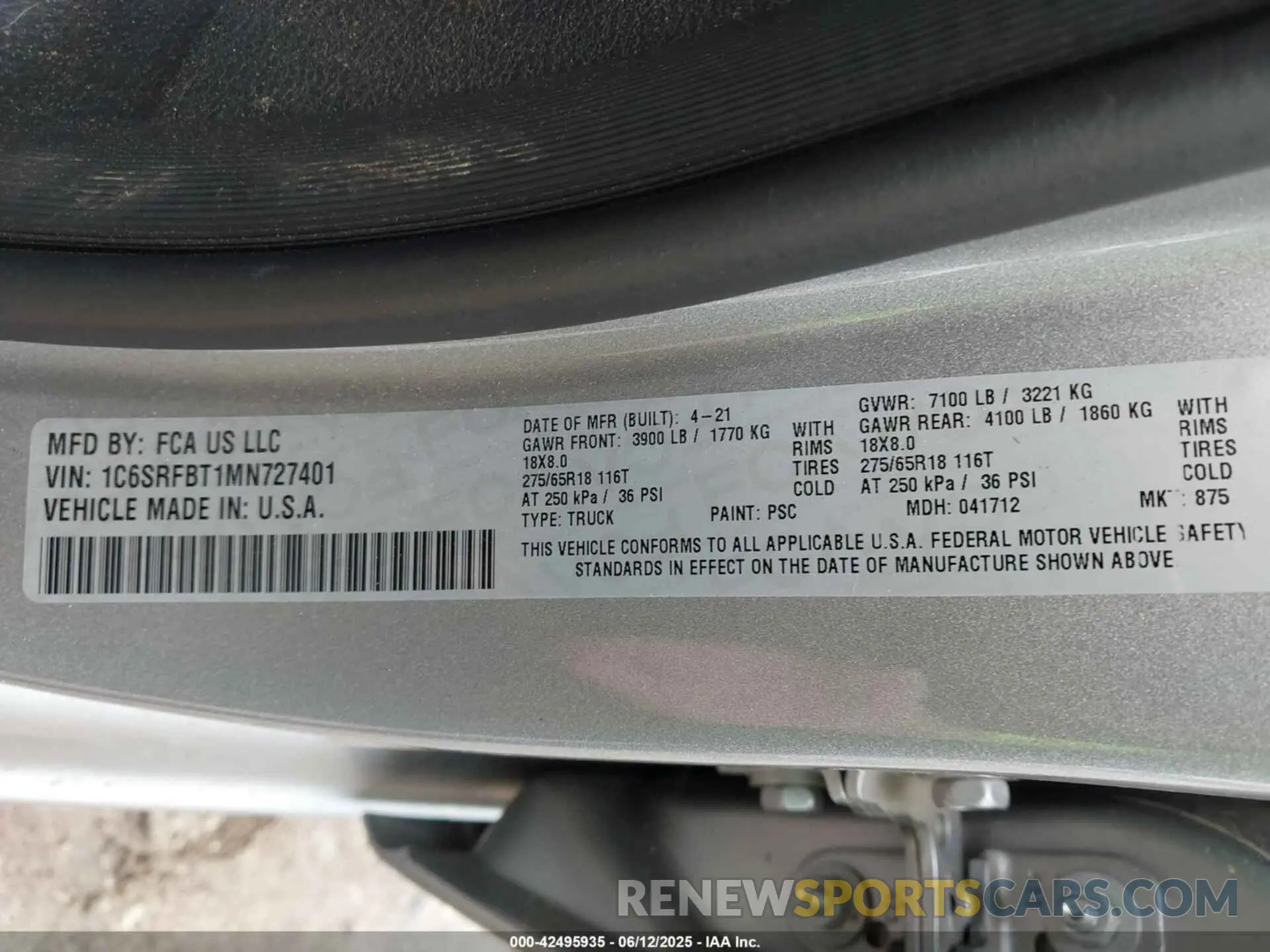 9 Photograph of a damaged car 1C6SRFBT1MN727401 RAM 1500 2021