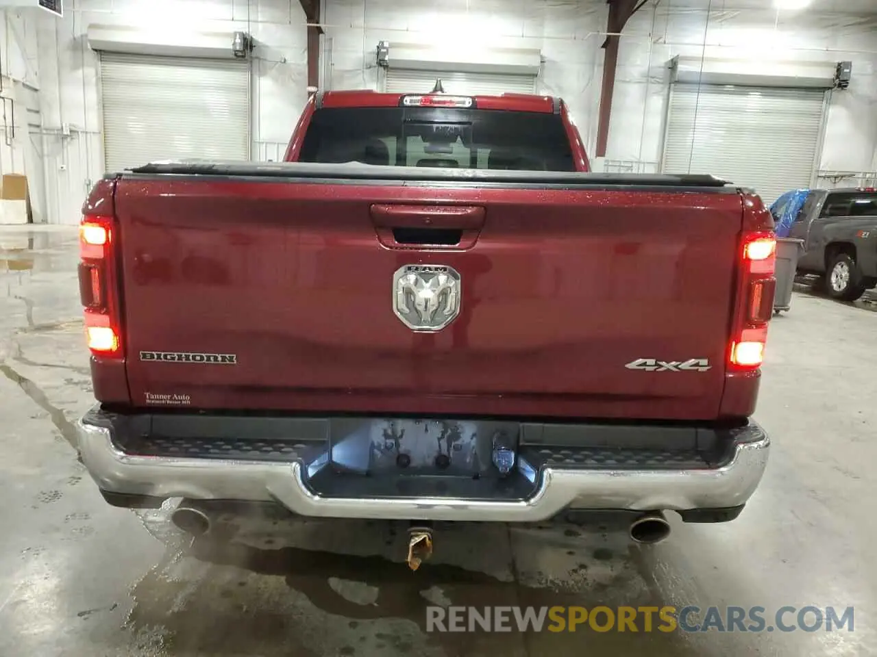6 Photograph of a damaged car 1C6SRFBT2MN617506 RAM 1500 2021
