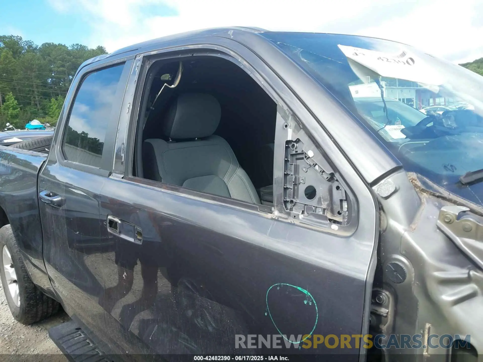 19 Photograph of a damaged car 1C6SRFBT3MN760917 RAM 1500 2021