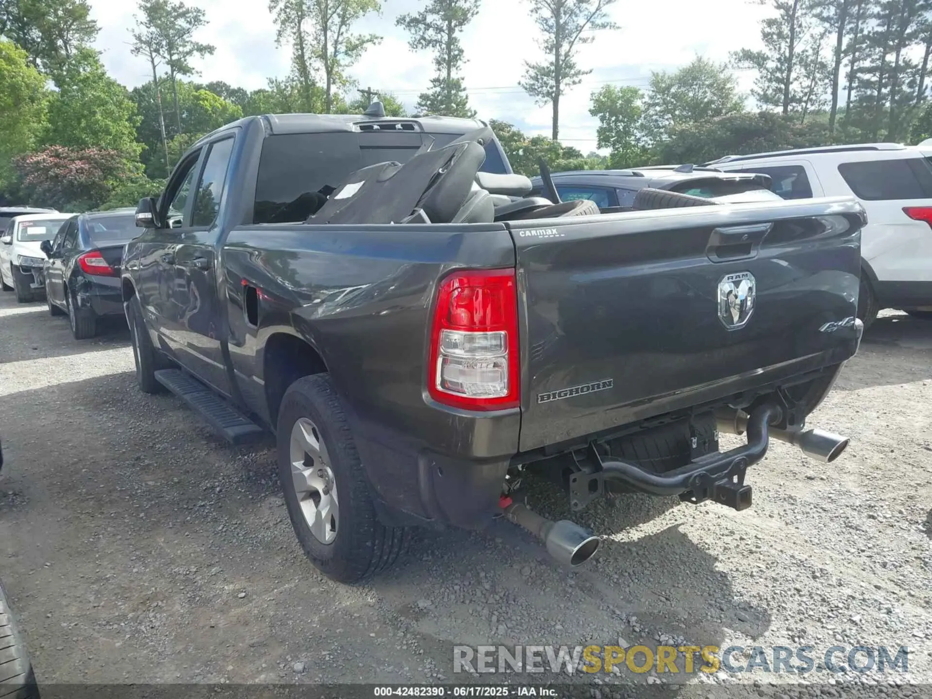 3 Photograph of a damaged car 1C6SRFBT3MN760917 RAM 1500 2021