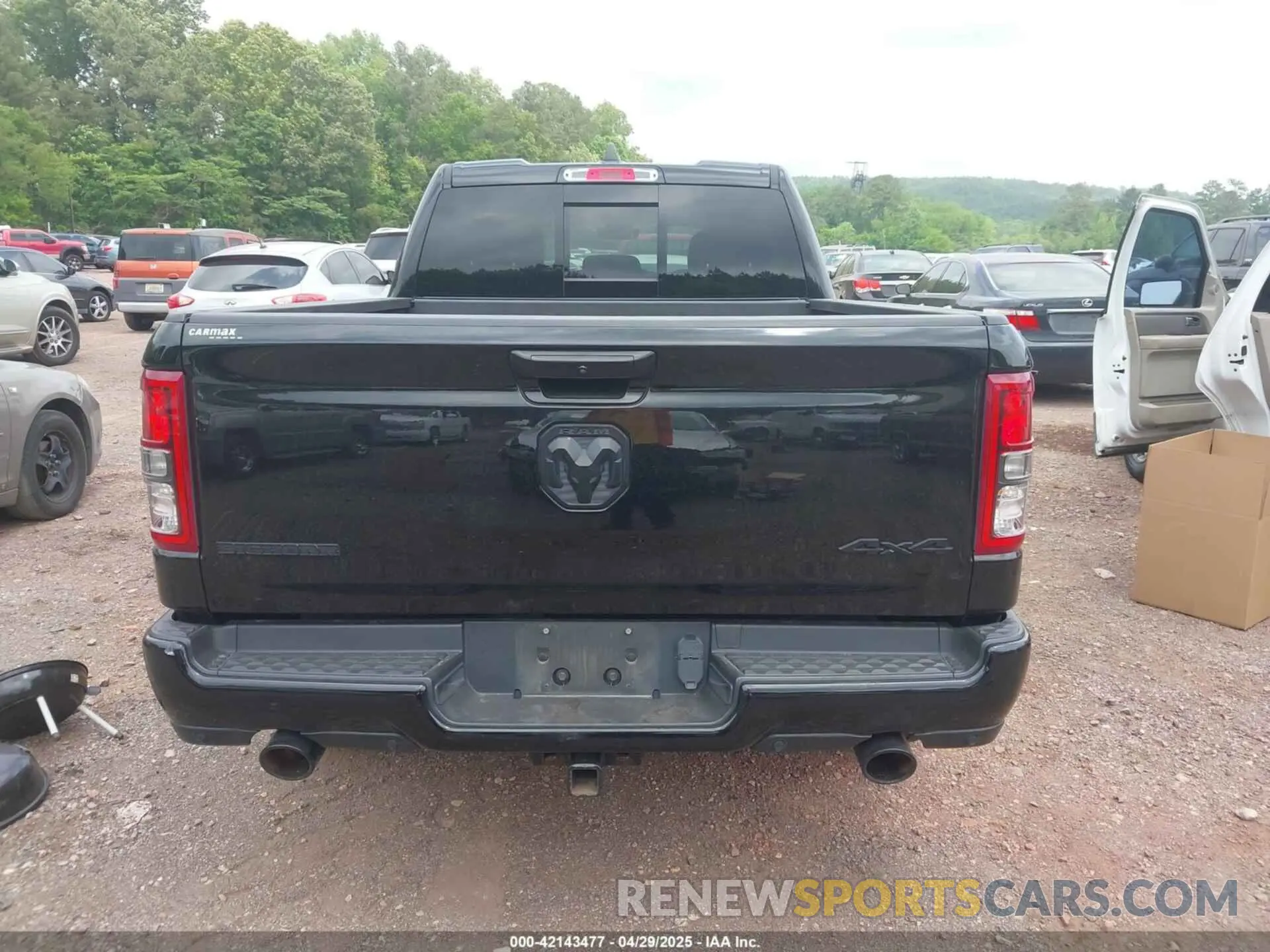 15 Photograph of a damaged car 1C6SRFBTXMN561041 RAM 1500 2021