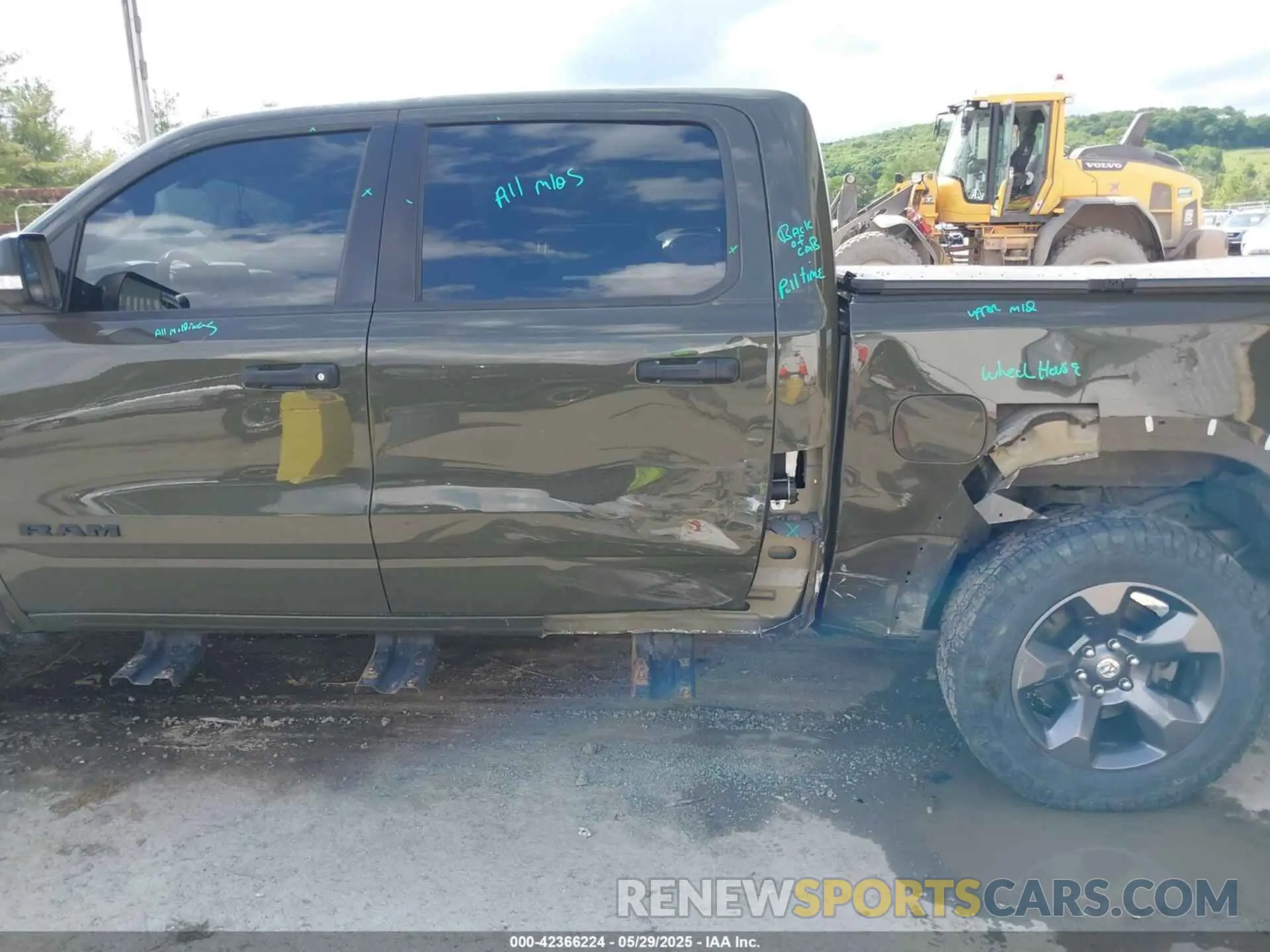 6 Photograph of a damaged car 1C6SRFFT1MN669218 RAM 1500 2021